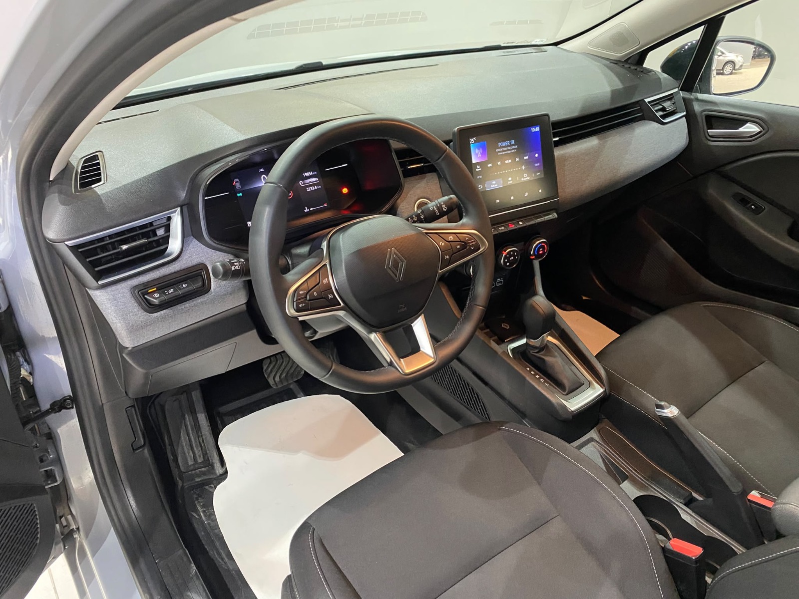 2026 Benzin Otomatik Renault Clio Gri Gürel Tasarım Aksesuar Otomotiv San. Tic. Ltd. Şti.