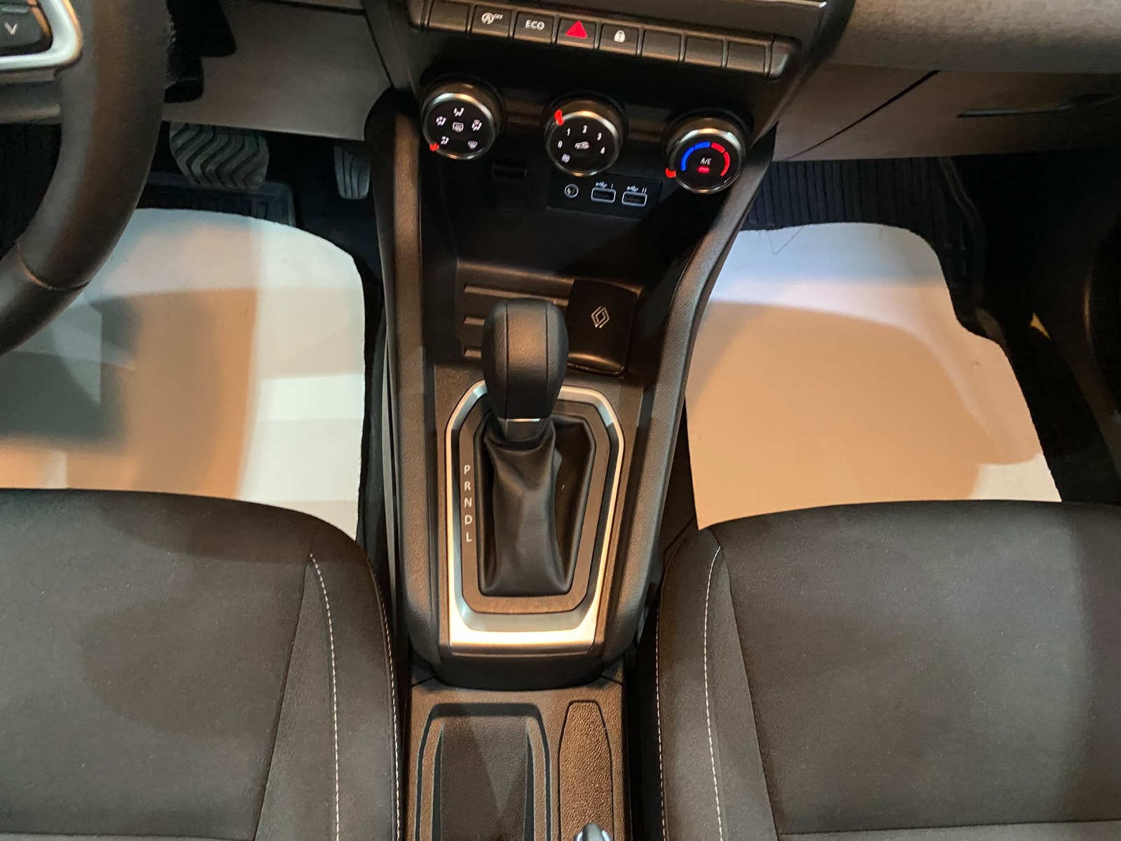 2026 Benzin Otomatik Renault Clio Gri Gürel Tasarım Aksesuar Otomotiv San. Tic. Ltd. Şti.