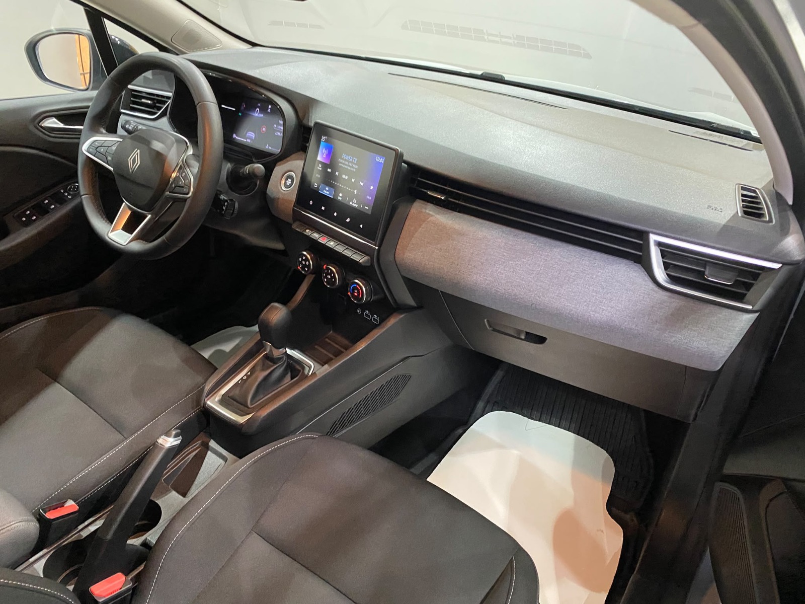 2026 Benzin Otomatik Renault Clio Gri Gürel Tasarım Aksesuar Otomotiv San. Tic. Ltd. Şti.