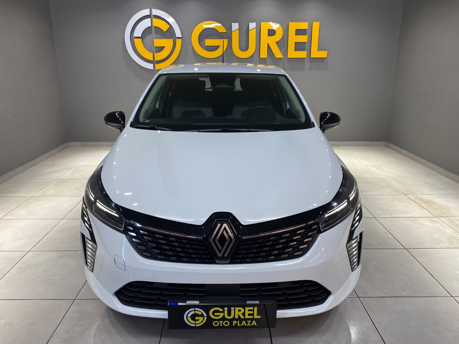 2026 Benzin Otomatik Renault Clio Beyaz Gürel Tasarım Aksesuar Otomotiv San. Tic. Ltd. Şti.