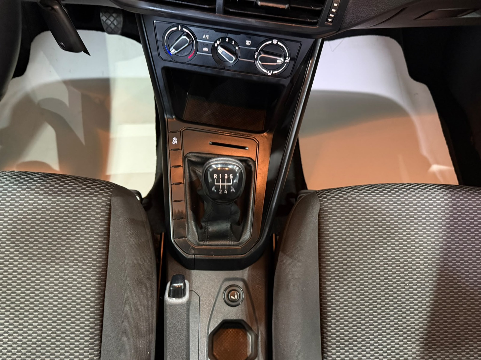 2023 Benzin Manuel Volkswagen Polo Beyaz Gürel Tasarım Aksesuar Otomotiv San. Tic. Ltd. Şti.