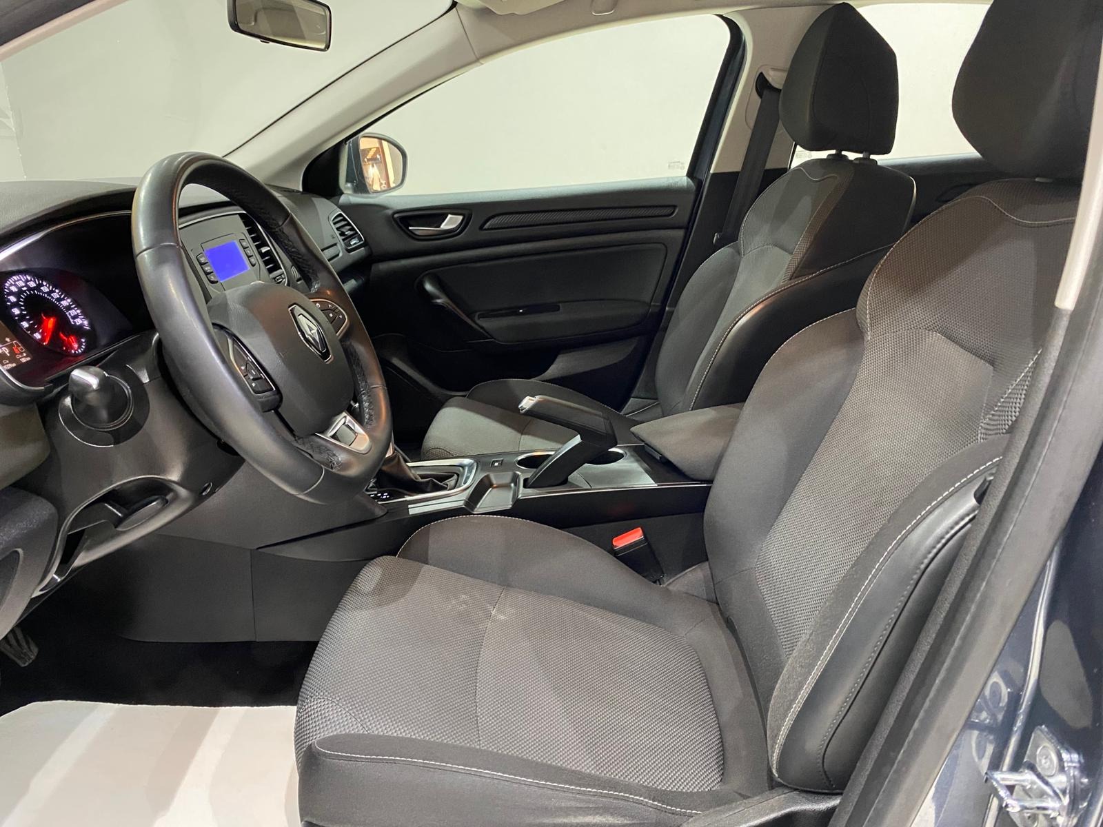 TaksitliOto.Net | 2.El Renault Megane Sedan 1.3 TCe Joy EDC | Otomatik & Benzin | Gri | İzmir.2el 2022 Benzin Otomatik Renault Megane Gri Gürel Tasarım Aksesuar Otomotiv San. Tic. Ltd. Şti.