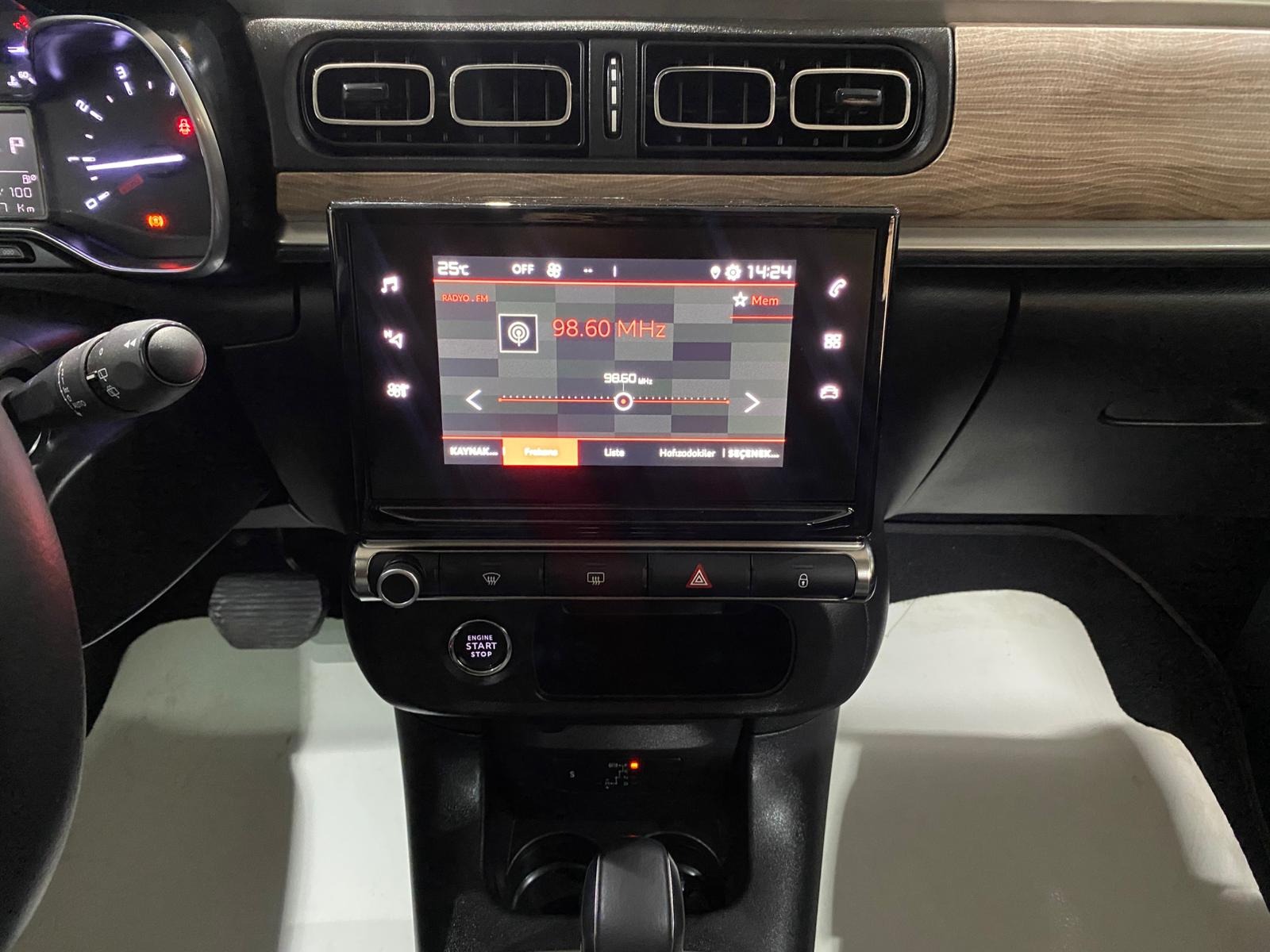 2024 Benzin Otomatik Citroen C3 Kırmızı Gürel Tasarım Aksesuar Otomotiv San. Tic. Ltd. Şti.