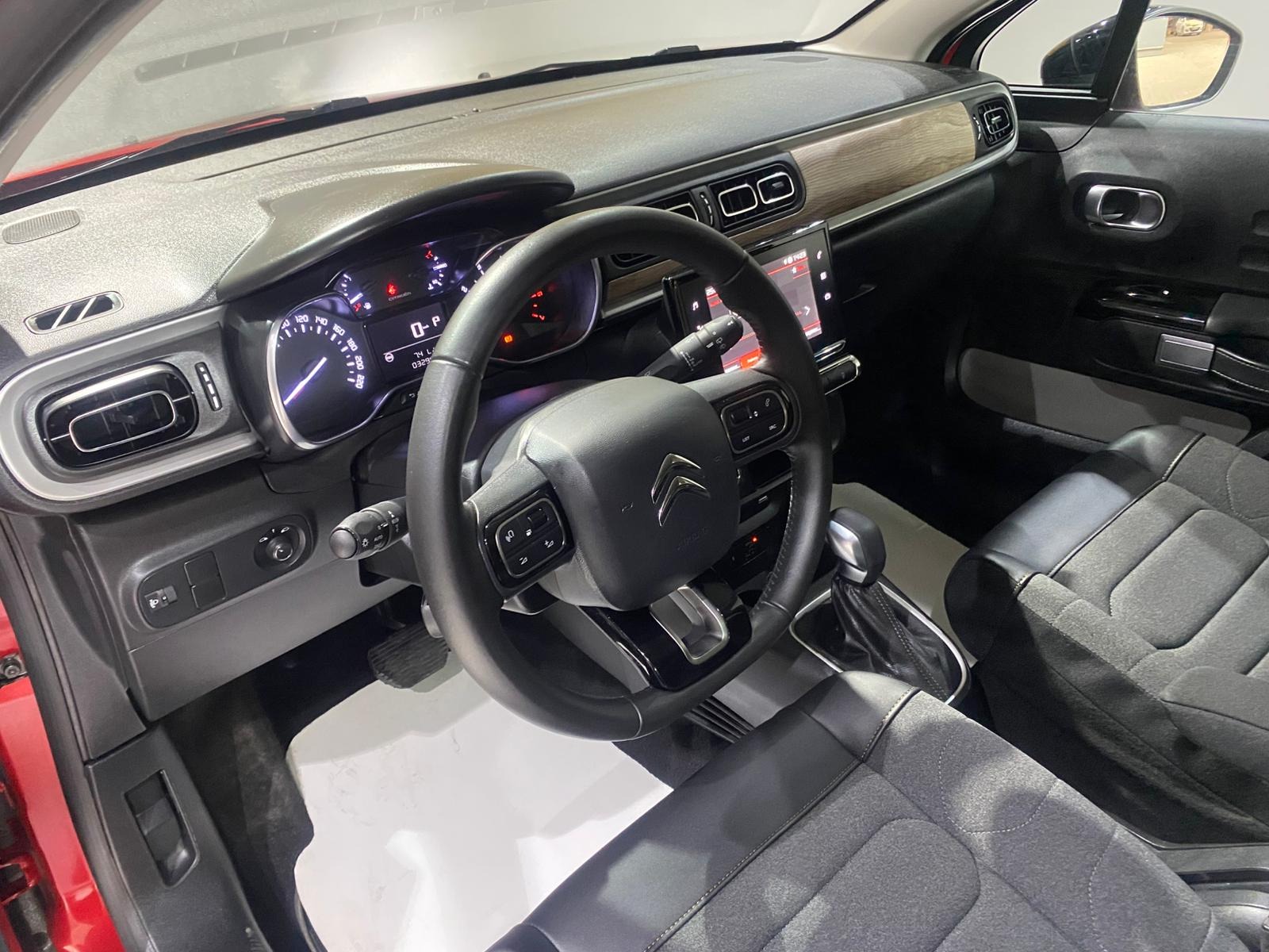 2024 Benzin Otomatik Citroen C3 Kırmızı Gürel Tasarım Aksesuar Otomotiv San. Tic. Ltd. Şti.
