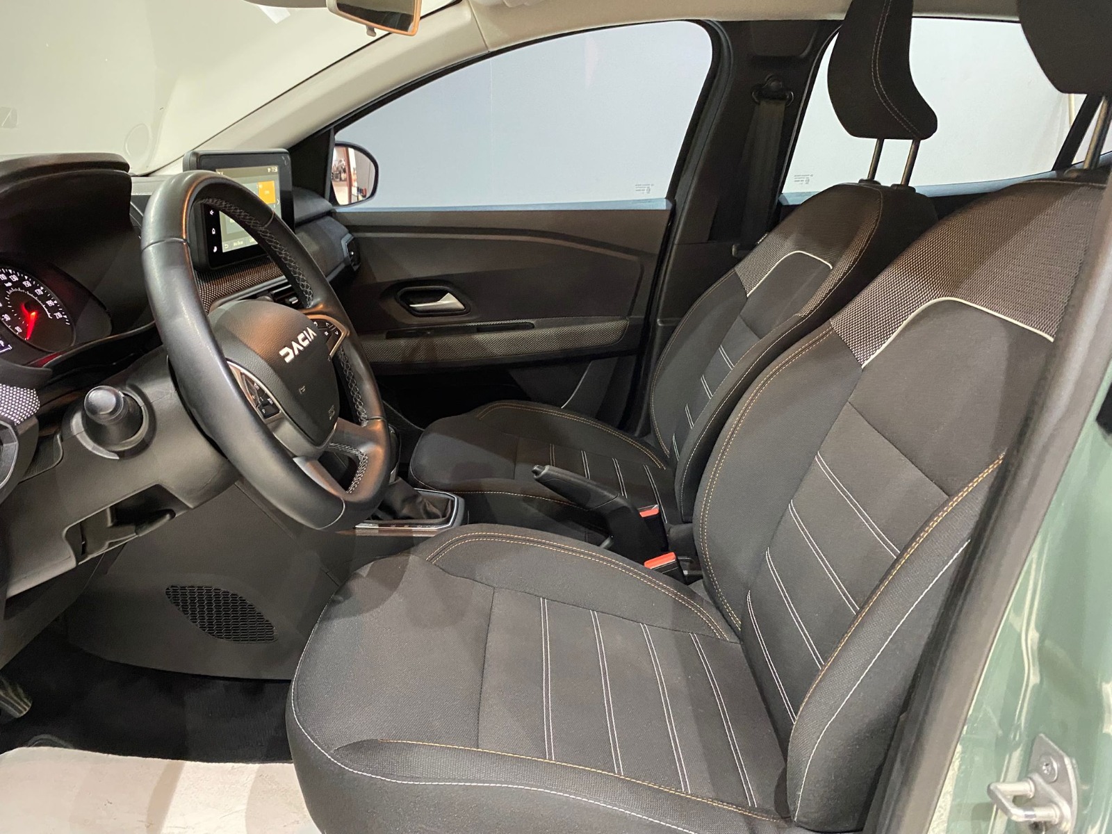 2023 Benzin Otomatik Dacia Sandero Yeşil Gürel Tasarım Aksesuar Otomotiv San. Tic. Ltd. Şti.