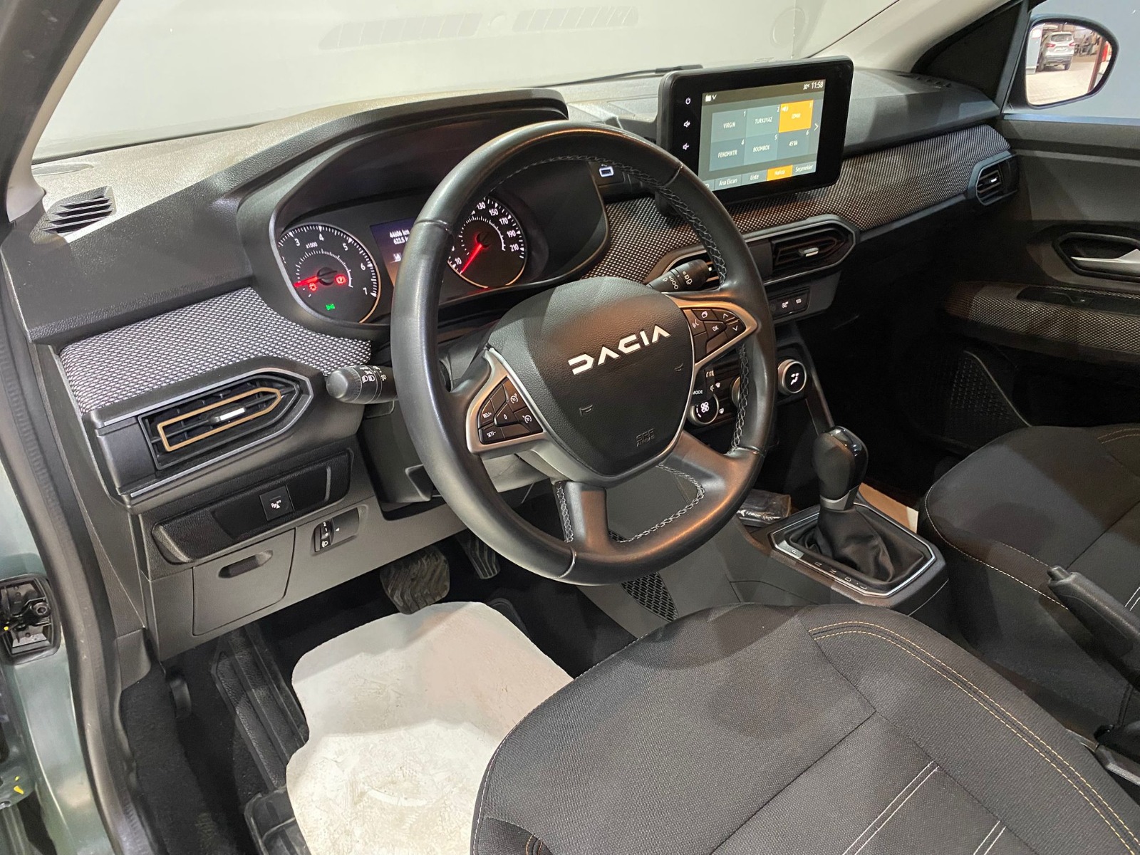 2023 Benzin Otomatik Dacia Sandero Yeşil Gürel Tasarım Aksesuar Otomotiv San. Tic. Ltd. Şti.