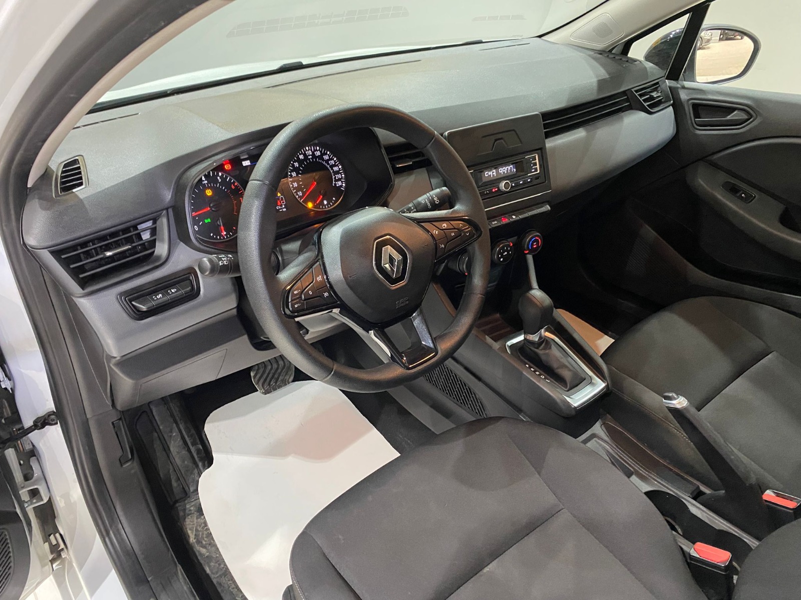 2023 Benzin Otomatik Renault Clio Beyaz Gürel Tasarım Aksesuar Otomotiv San. Tic. Ltd. Şti.