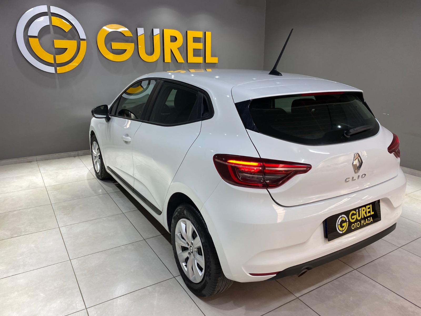 2023 Benzin Otomatik Renault Clio Beyaz Gürel Tasarım Aksesuar Otomotiv San. Tic. Ltd. Şti.