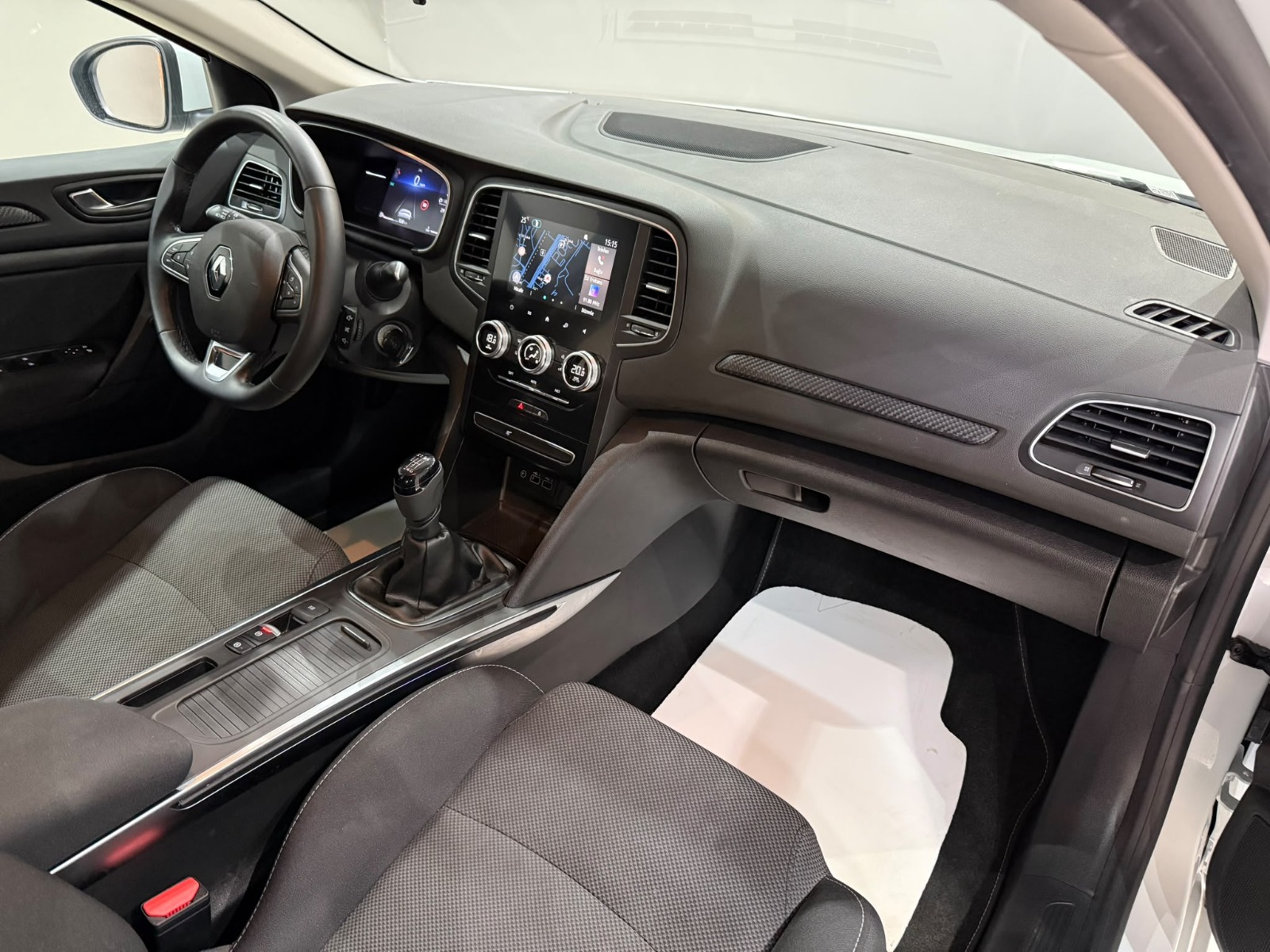 2026 Benzin Manuel RENAULT MEGANE Beyaz Gürel Tasarım Aksesuar Otomotiv San. Tic. Ltd. Şti.