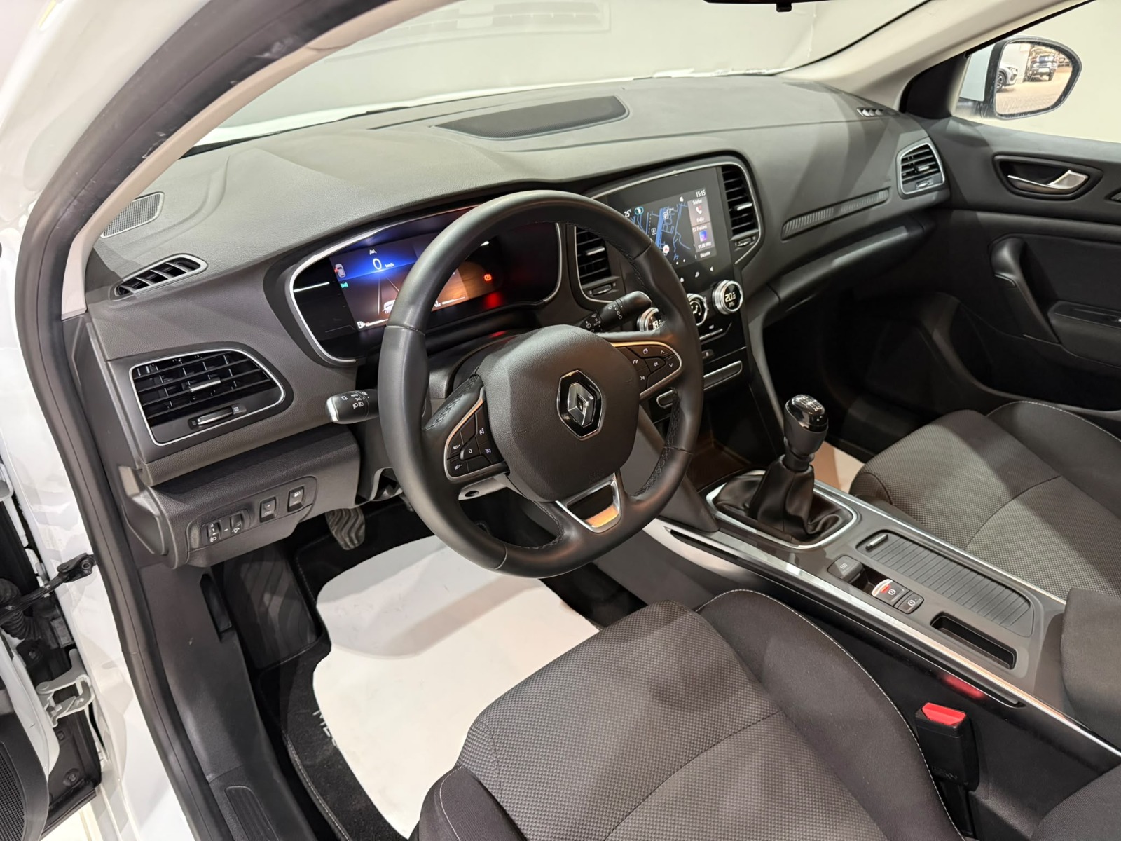 2026 Benzin Manuel RENAULT MEGANE Beyaz Gürel Tasarım Aksesuar Otomotiv San. Tic. Ltd. Şti.