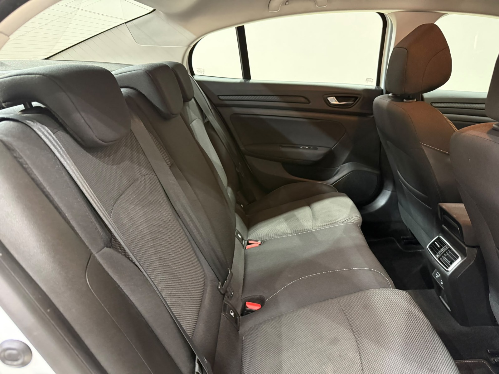 2026 Benzin Manuel RENAULT MEGANE Beyaz Gürel Tasarım Aksesuar Otomotiv San. Tic. Ltd. Şti.