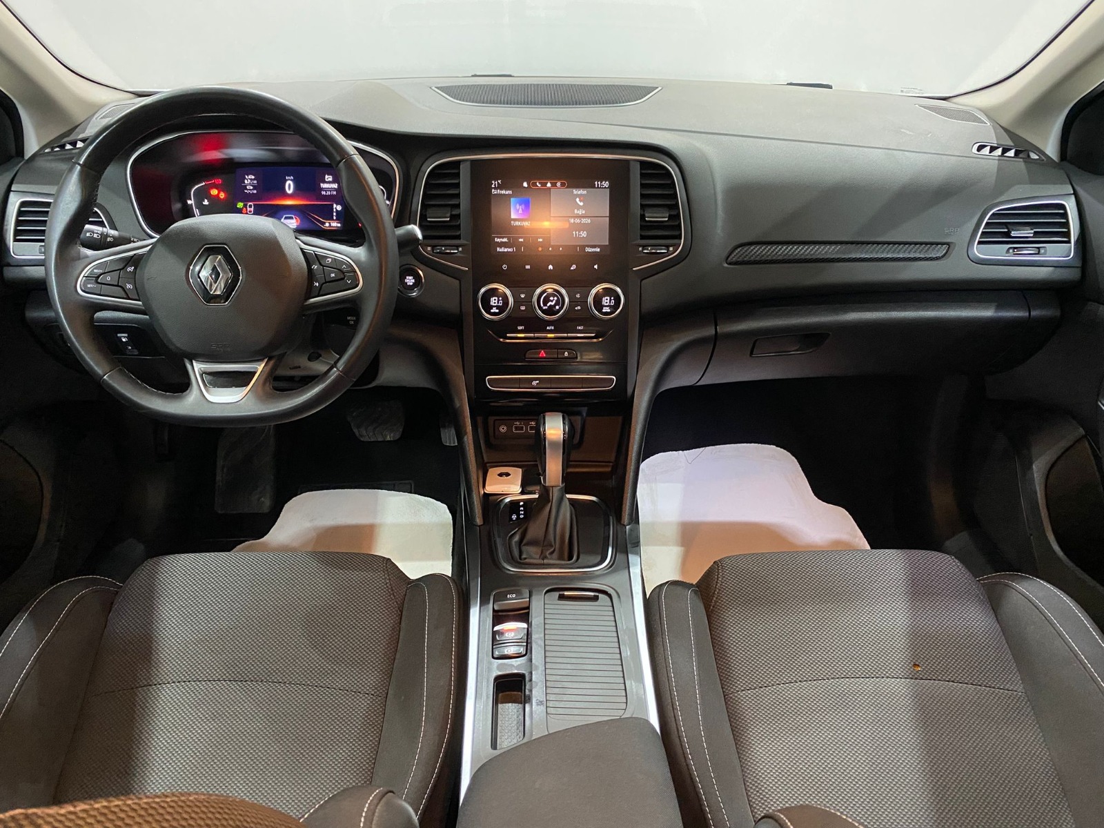 2023 Benzin Otomatik Renault Megane Beyaz Gürel Tasarım Aksesuar Otomotiv San. Tic. Ltd. Şti.