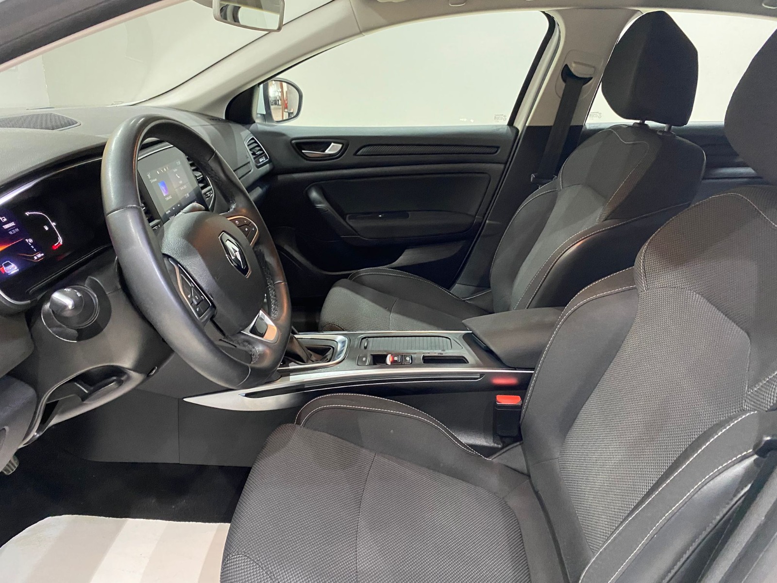 2023 Benzin Otomatik Renault Megane Beyaz Gürel Tasarım Aksesuar Otomotiv San. Tic. Ltd. Şti.