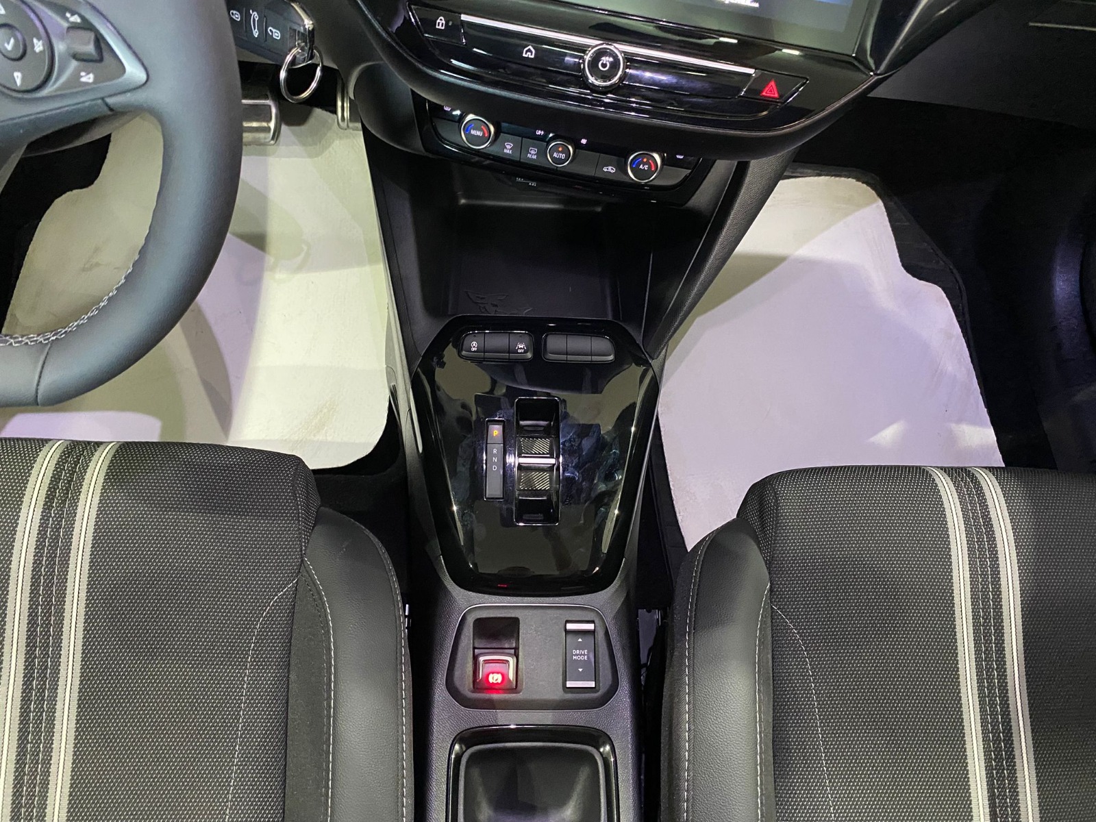 2025 Hybrid Otomatik Opel  Corsa  Gri Gürel Tasarım Aksesuar Otomotiv San. Tic. Ltd. Şti.