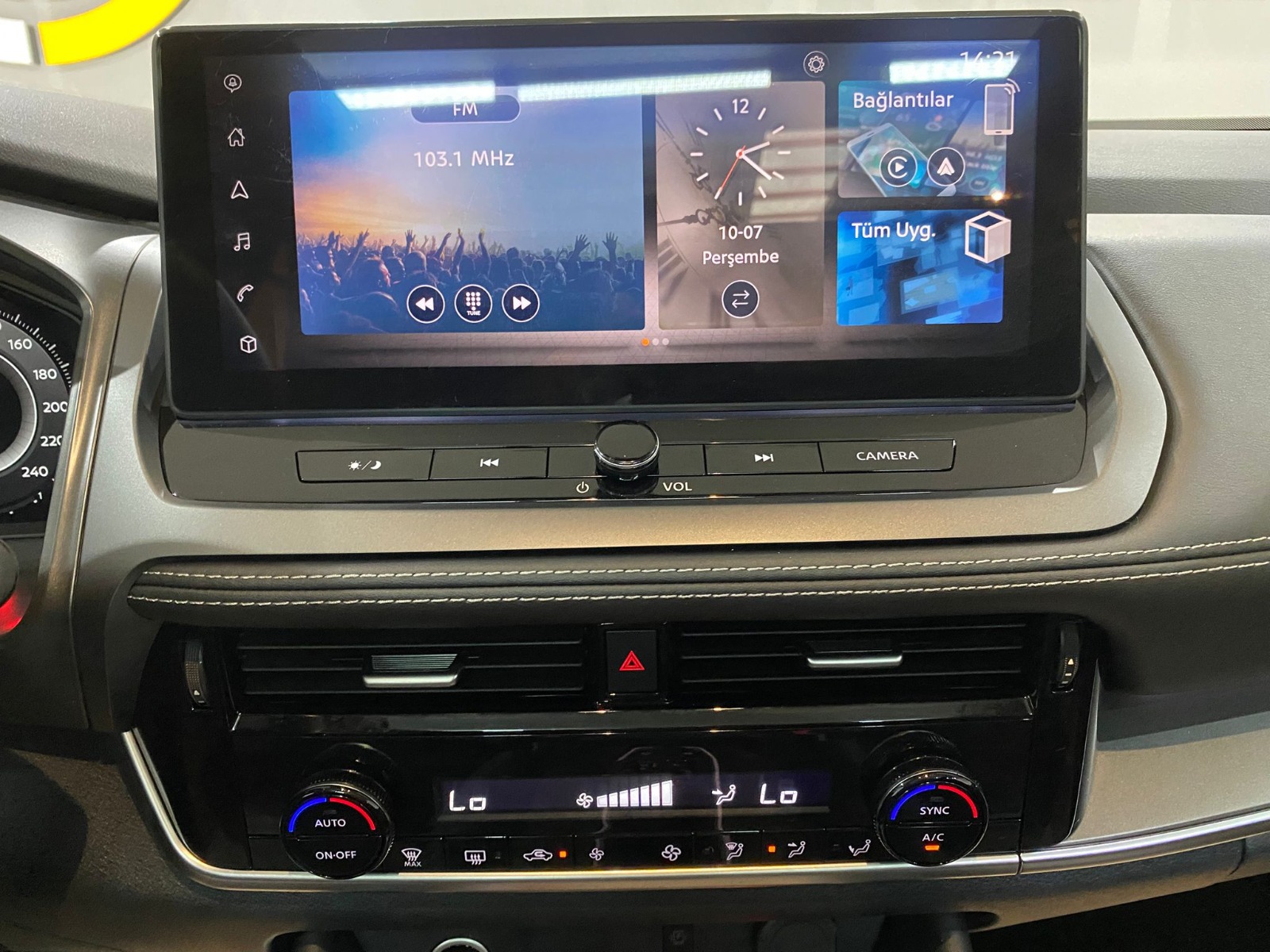 2024 MHEV Otomatik Nissan Qashqai Beyaz Gürel Tasarım Aksesuar Otomotiv San. Tic. Ltd. Şti.
