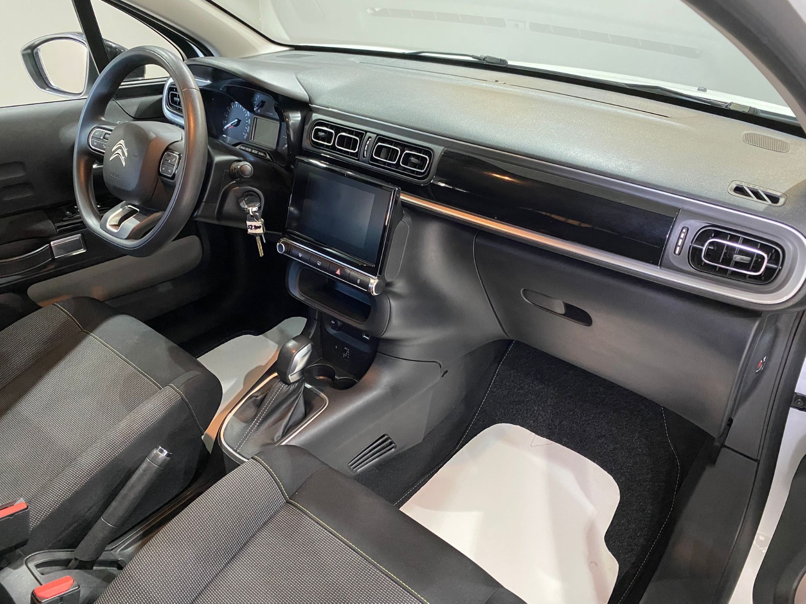 2024 Benzin Otomatik Citroen C3 Beyaz Gürel Tasarım Aksesuar Otomotiv San. Tic. Ltd. Şti.