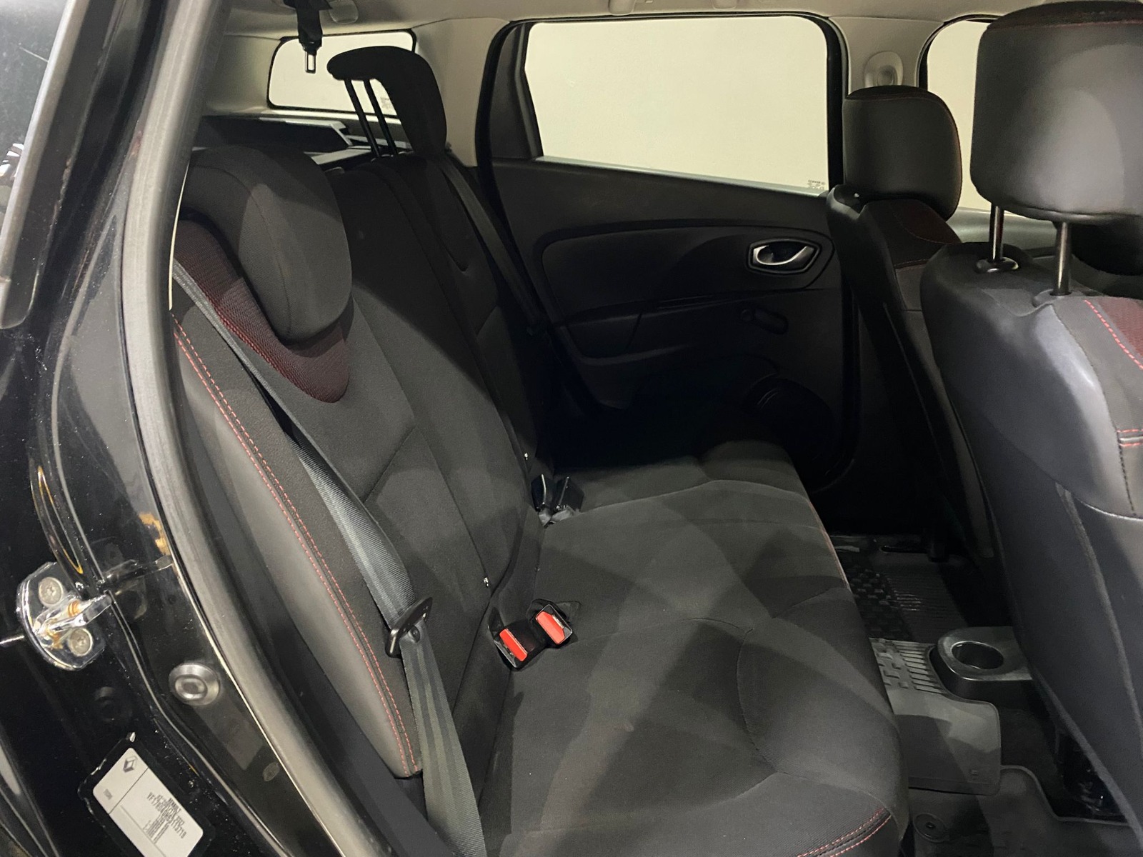 2015 Dizel Manuel Renault Clio Siyah Gürel Tasarım Aksesuar Otomotiv San. Tic. Ltd. Şti.