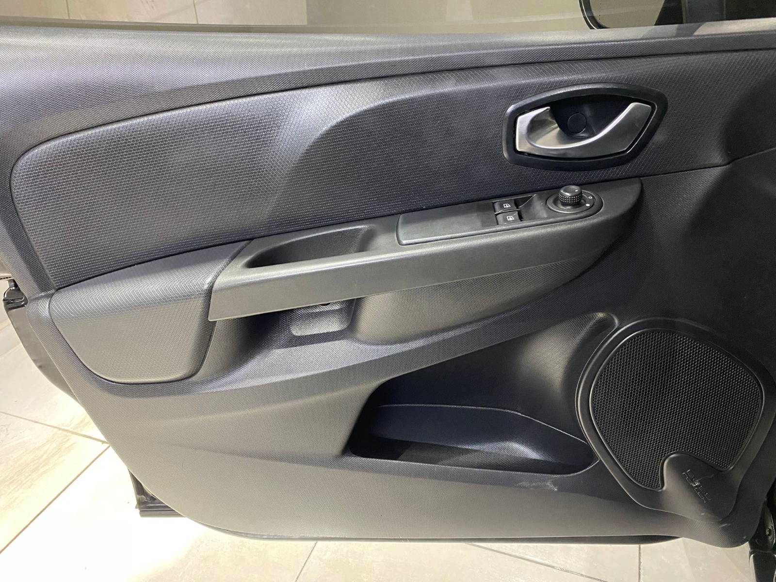 2015 Dizel Manuel Renault Clio Siyah Gürel Tasarım Aksesuar Otomotiv San. Tic. Ltd. Şti.