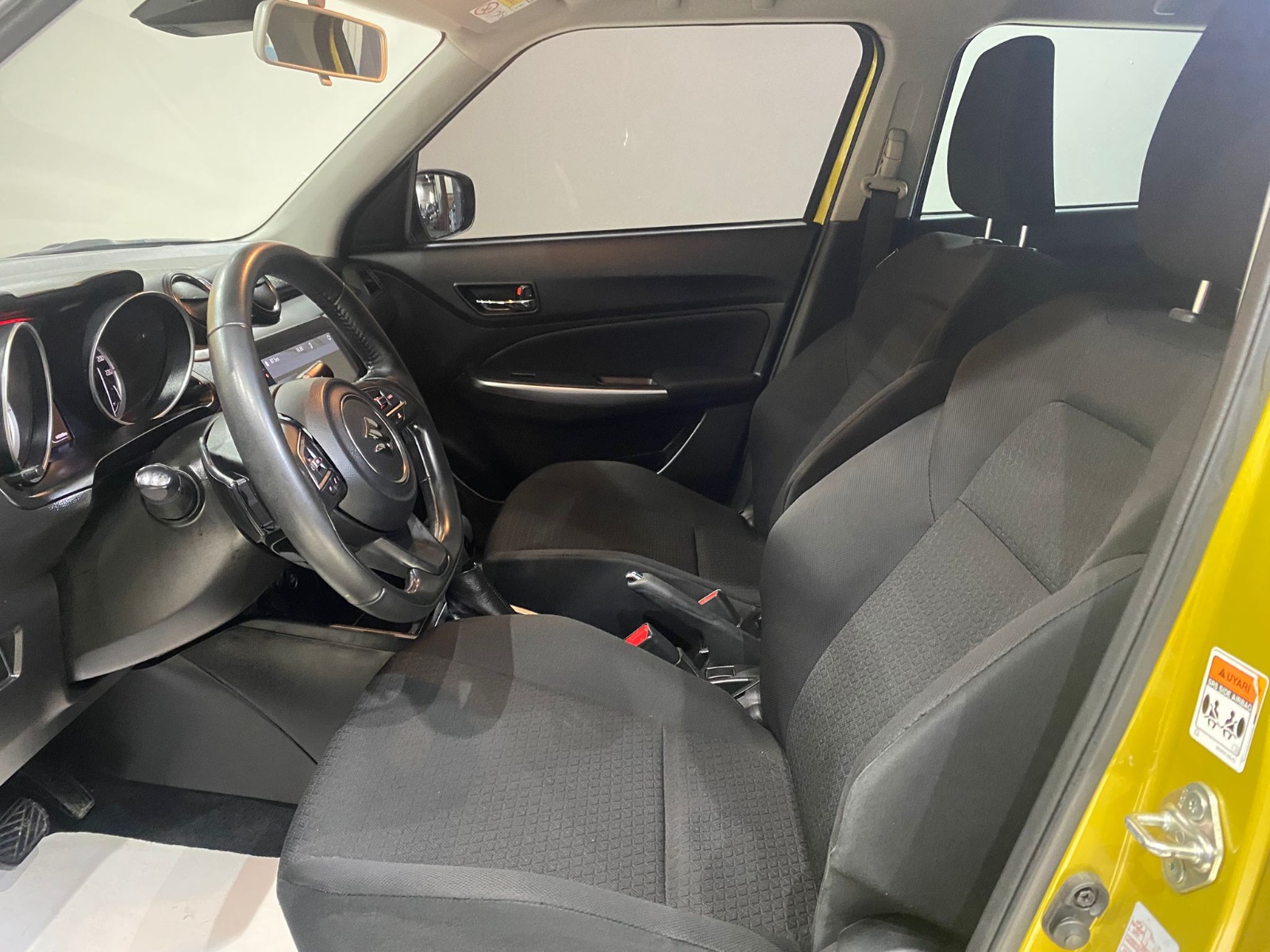 2022 MHEV Otomatik Suzuki Swift Sarı Gürel Tasarım Aksesuar Otomotiv San. Tic. Ltd. Şti.