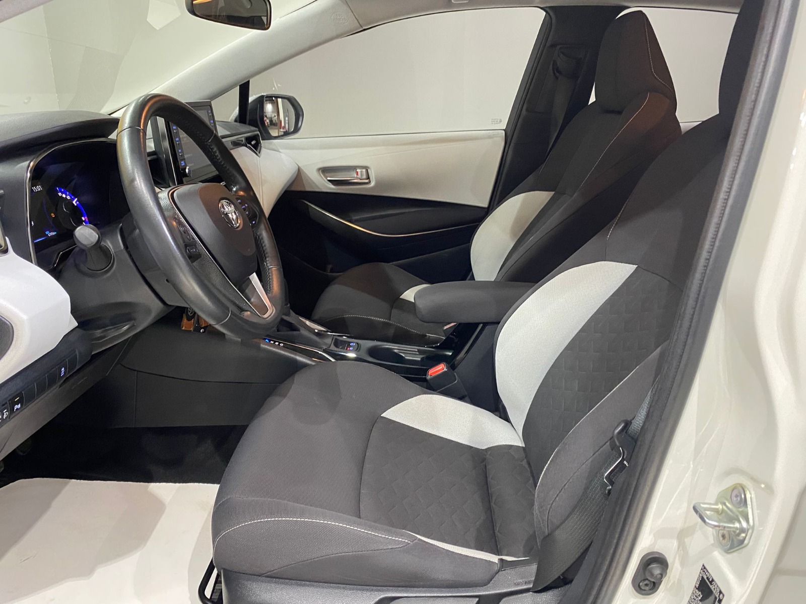 2021 Benzin Otomatik Toyota Corolla Beyaz Gürel Tasarım Aksesuar Otomotiv San. Tic. Ltd. Şti.