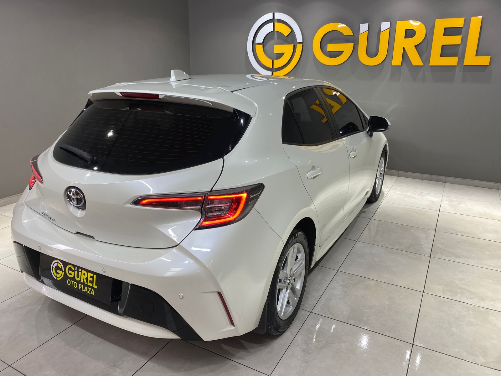 2021 Benzin Otomatik Toyota Corolla Beyaz Gürel Tasarım Aksesuar Otomotiv San. Tic. Ltd. Şti.