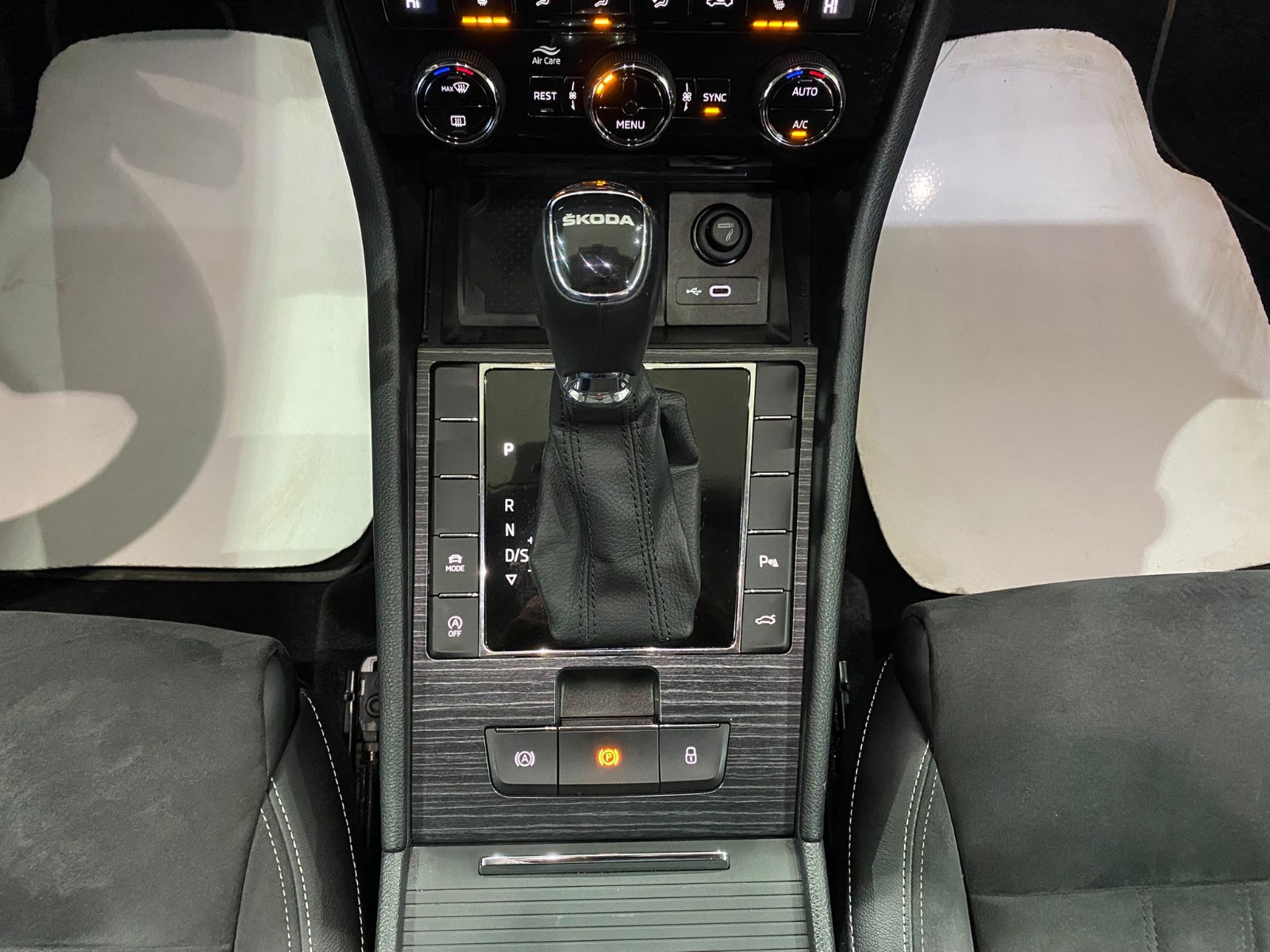 2022 Benzin Otomatik Skoda Superb Gri Gürel Tasarım Aksesuar Otomotiv San. Tic. Ltd. Şti.