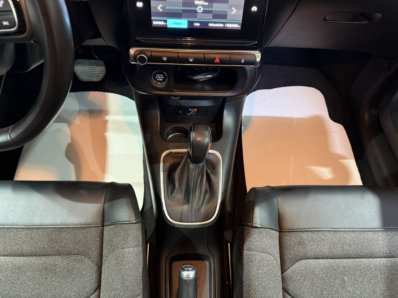 2020 Benzin Otomatik Citroen C3 Kırmızı Gürel Tasarım Aksesuar Otomotiv San. Tic. Ltd. Şti.