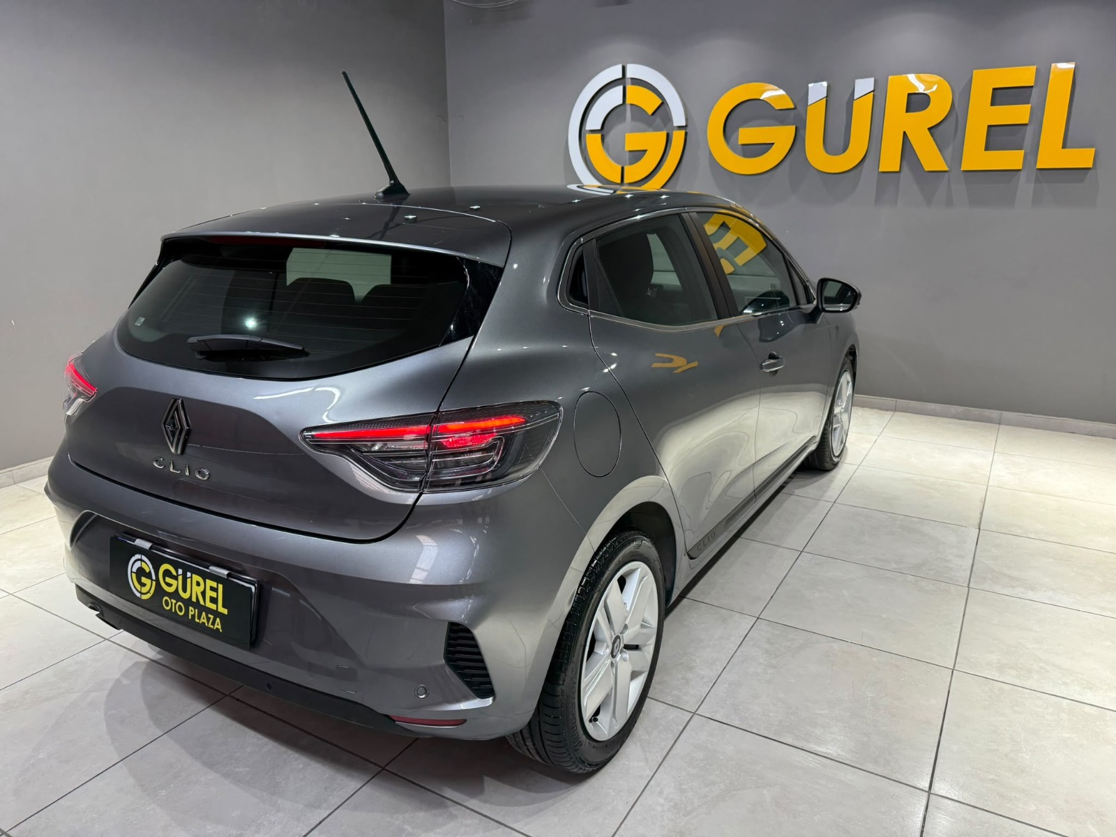 2025 Benzin Otomatik Renault Clio Gri Gürel Tasarım Aksesuar Otomotiv San. Tic. Ltd. Şti.