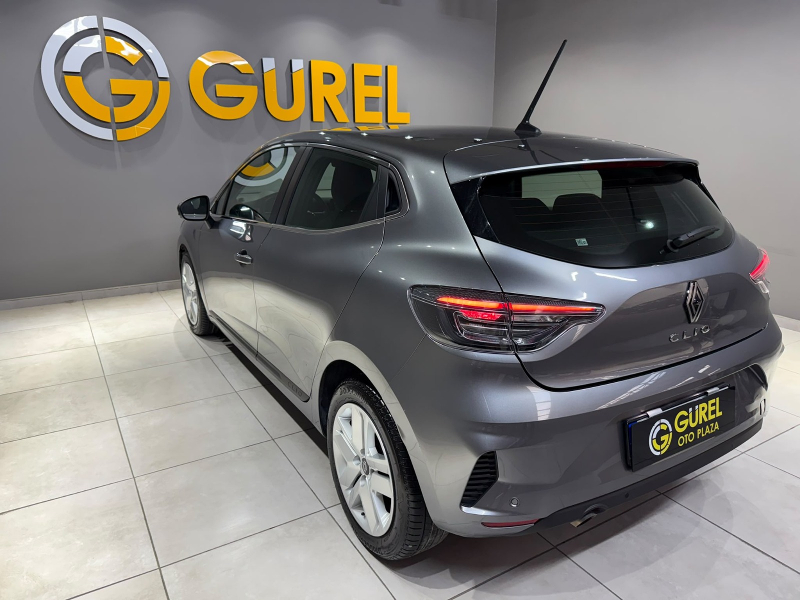 2025 Benzin Otomatik Renault Clio Gri Gürel Tasarım Aksesuar Otomotiv San. Tic. Ltd. Şti.