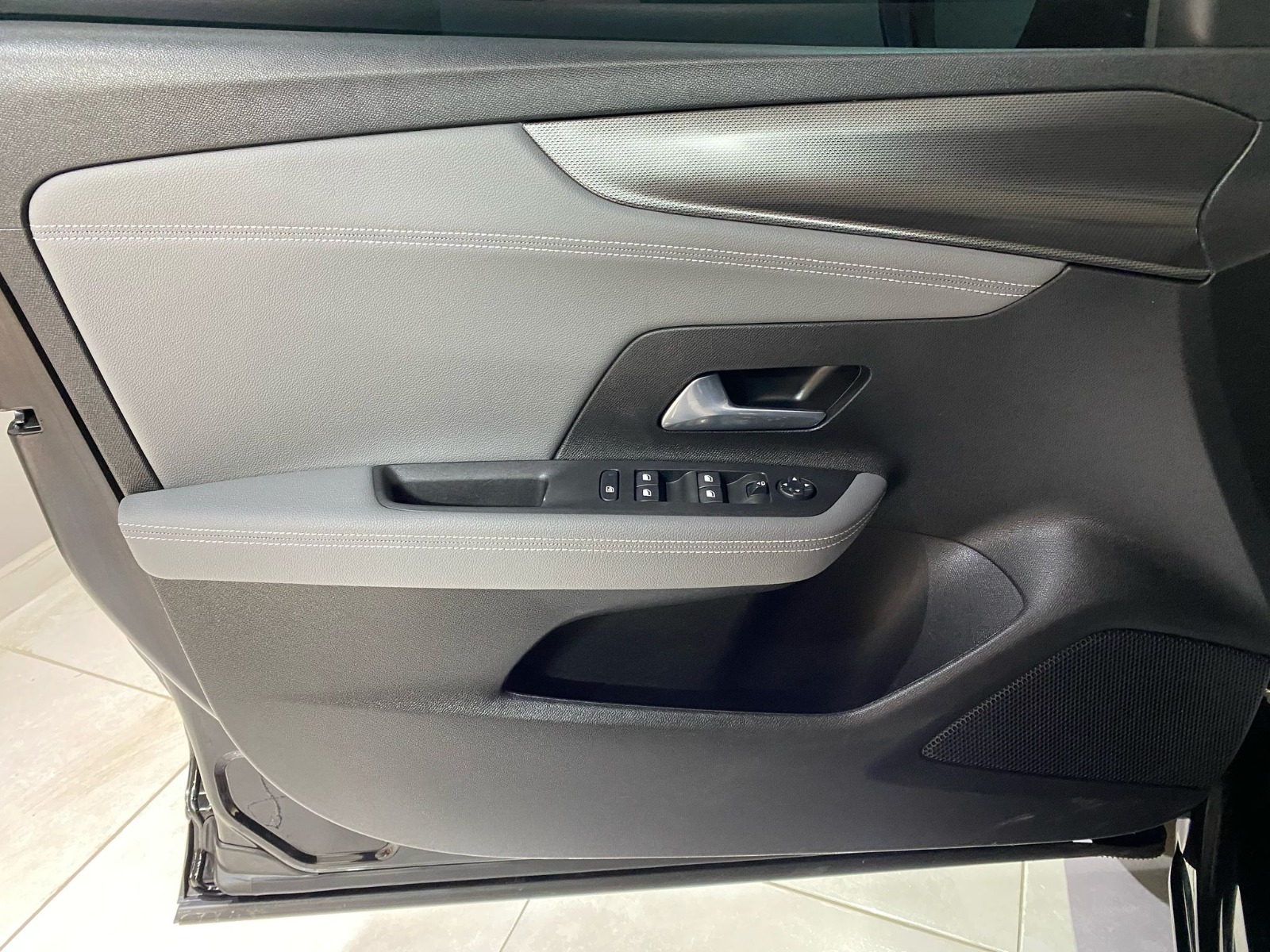 2024 Benzin Otomatik Opel Mokka Siyah Gürel Tasarım Aksesuar Otomotiv San. Tic. Ltd. Şti.