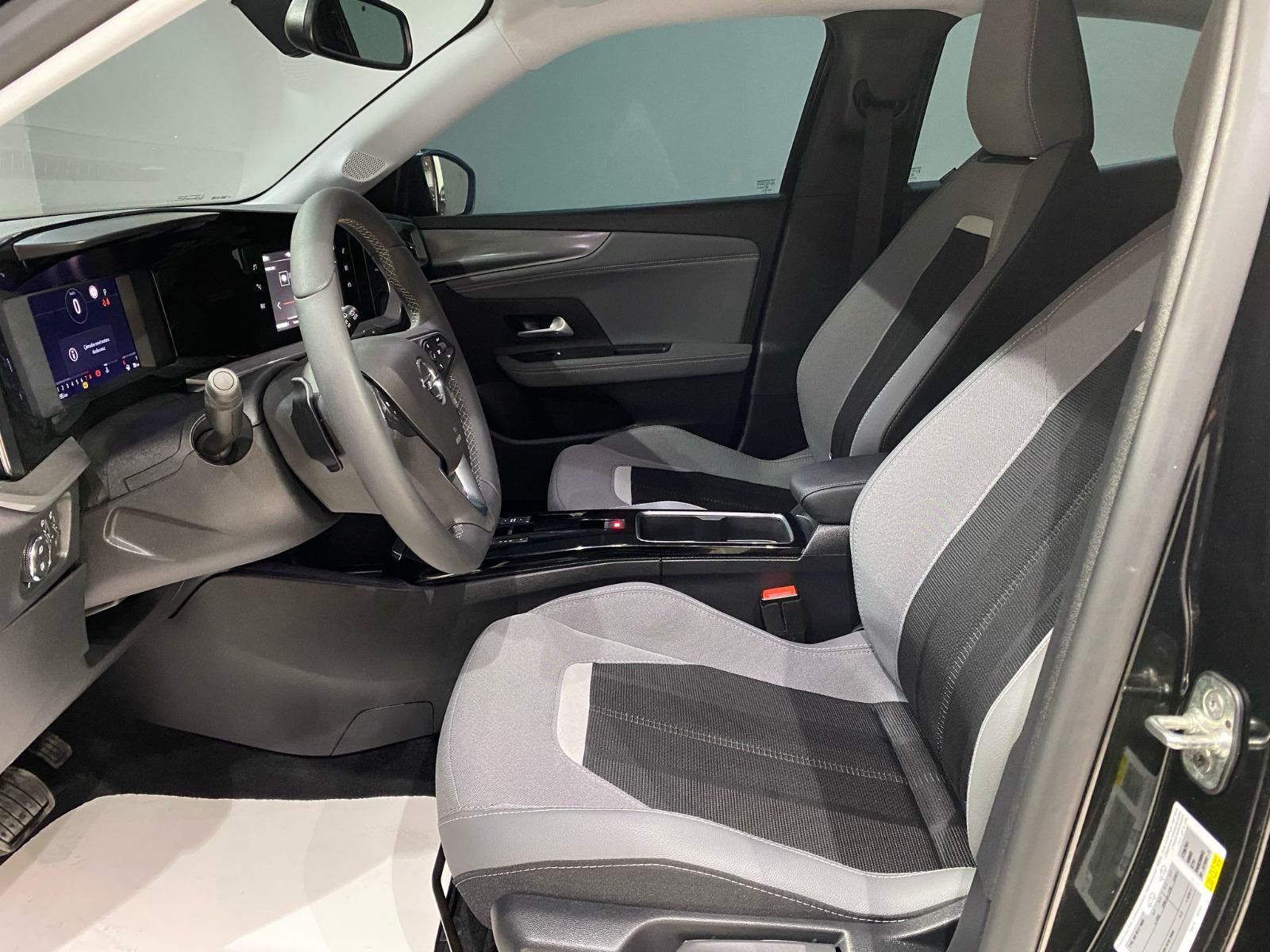 2024 Benzin Otomatik Opel Mokka Siyah Gürel Tasarım Aksesuar Otomotiv San. Tic. Ltd. Şti.