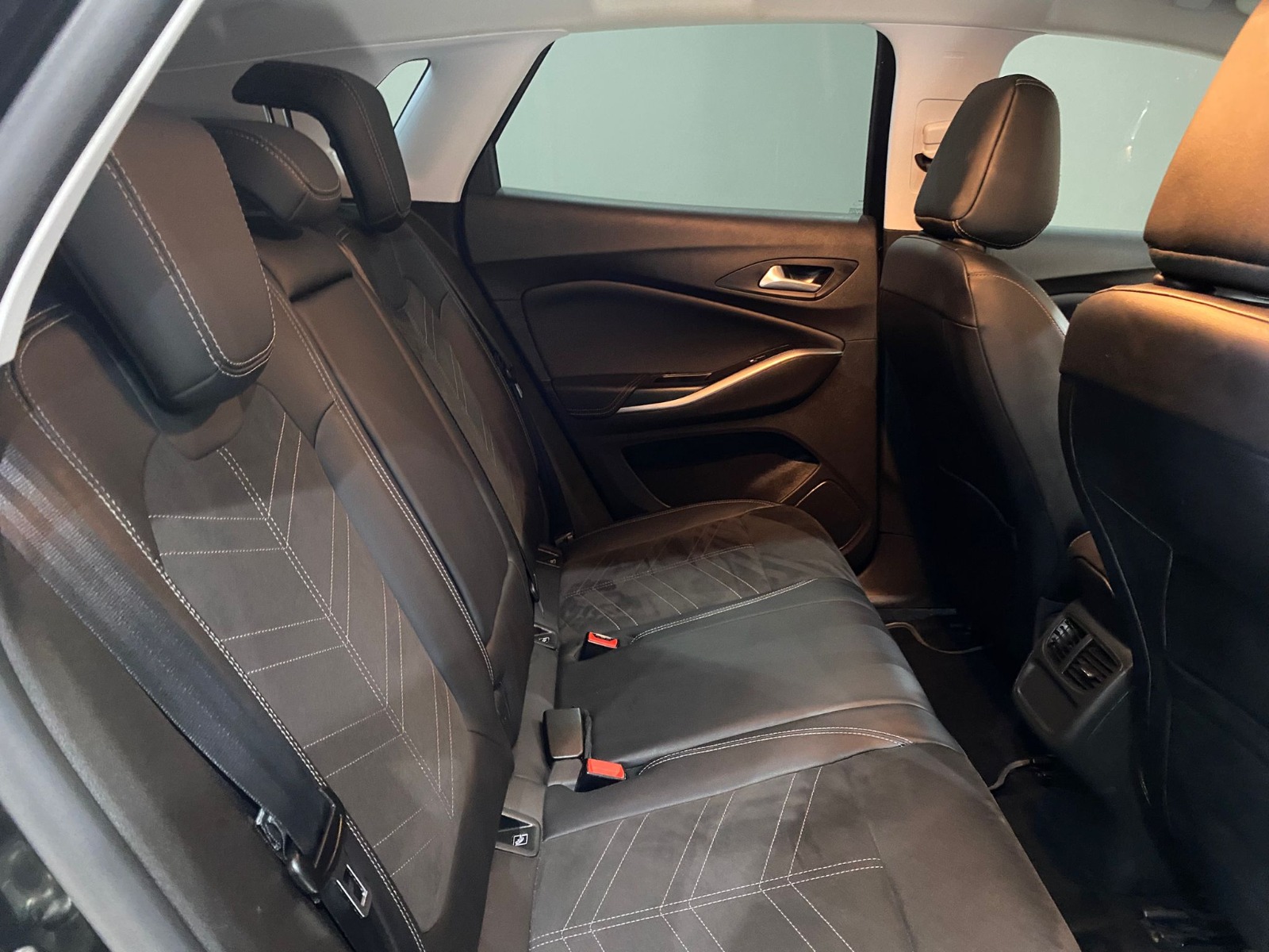 2023 Dizel Otomatik Opel Grandland Siyah Gürel Tasarım Aksesuar Otomotiv San. Tic. Ltd. Şti.