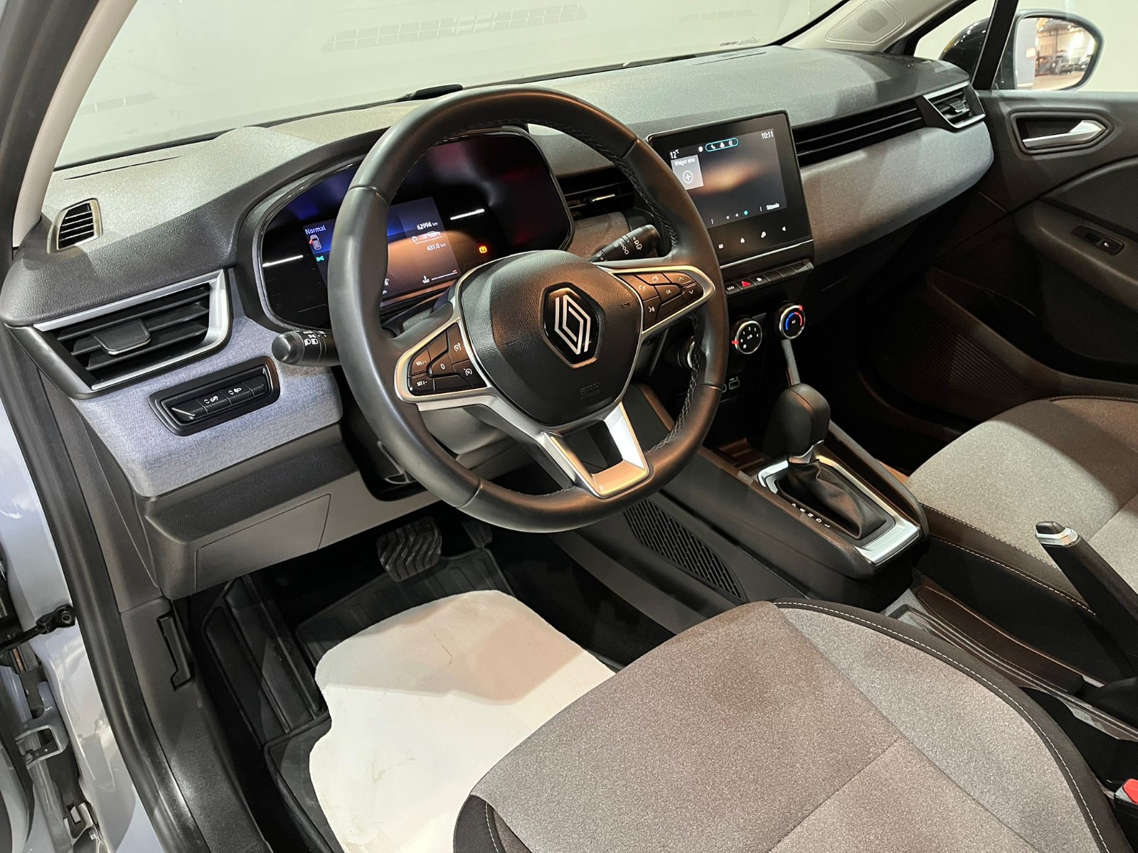 2023 Benzin Otomatik Renault Clio Gri Gürel Tasarım Aksesuar Otomotiv San. Tic. Ltd. Şti.