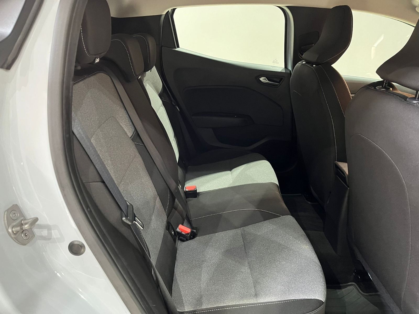 2023 Benzin Otomatik Renault Clio Gri Gürel Tasarım Aksesuar Otomotiv San. Tic. Ltd. Şti.