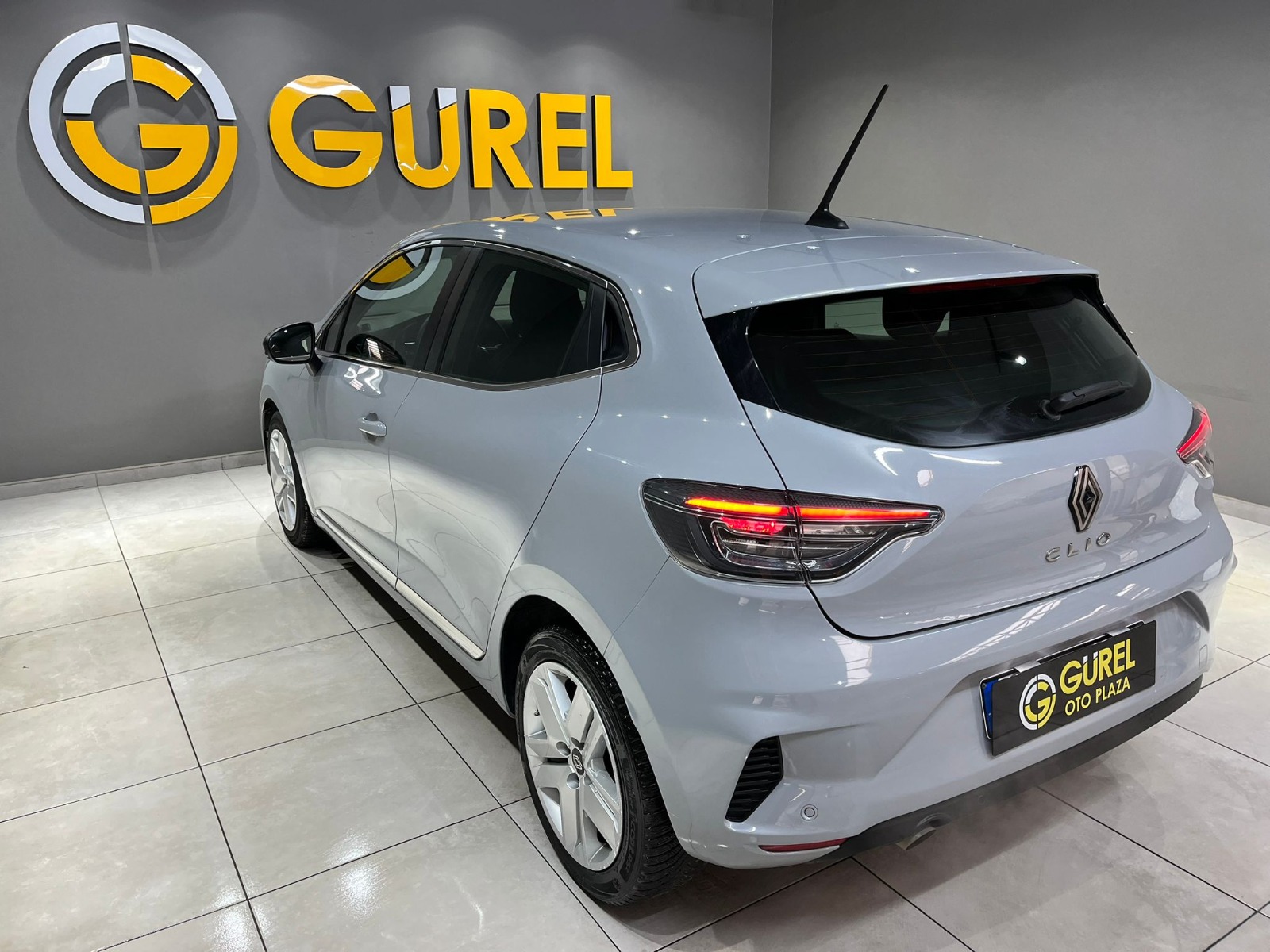 2023 Benzin Otomatik Renault Clio Gri Gürel Tasarım Aksesuar Otomotiv San. Tic. Ltd. Şti.