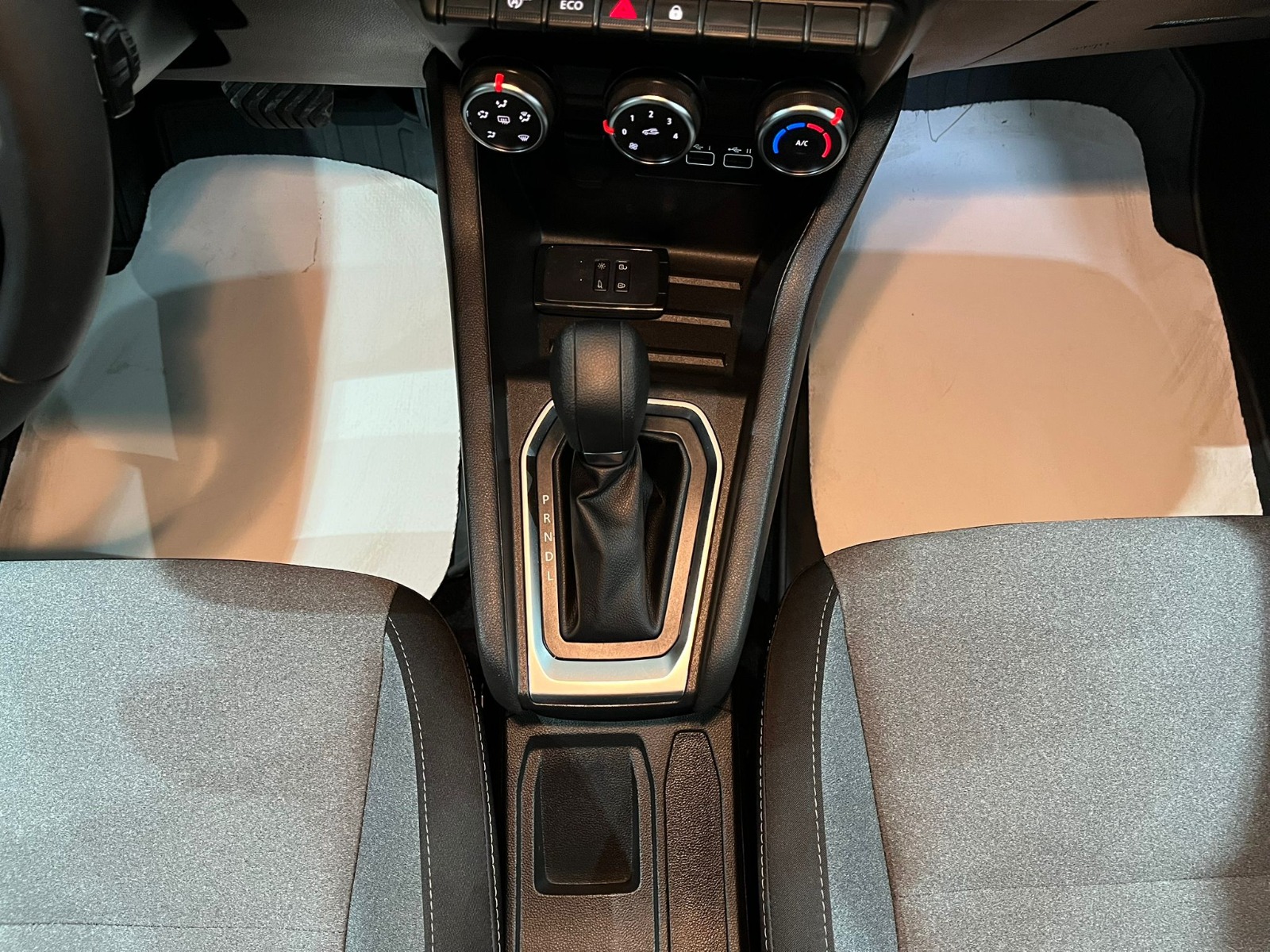 2023 Benzin Otomatik Renault Clio Gri Gürel Tasarım Aksesuar Otomotiv San. Tic. Ltd. Şti.