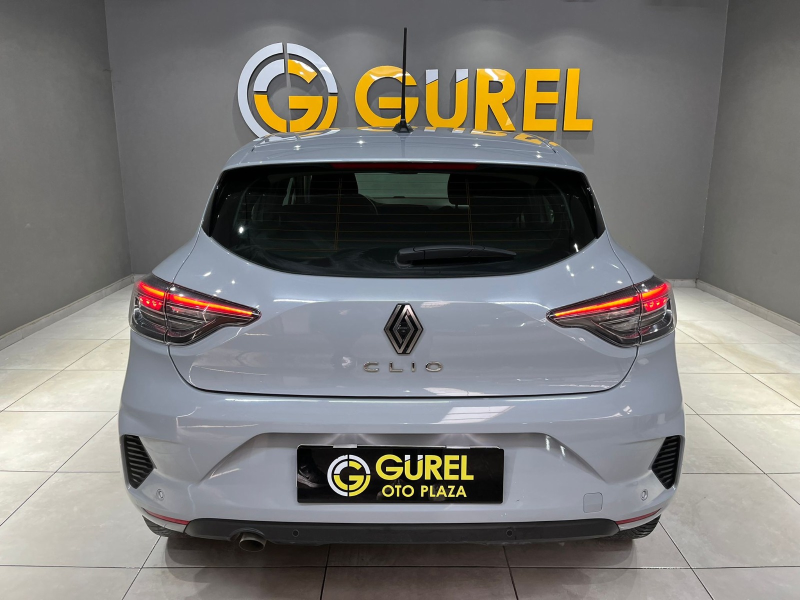 2023 Benzin Otomatik Renault Clio Gri Gürel Tasarım Aksesuar Otomotiv San. Tic. Ltd. Şti.
