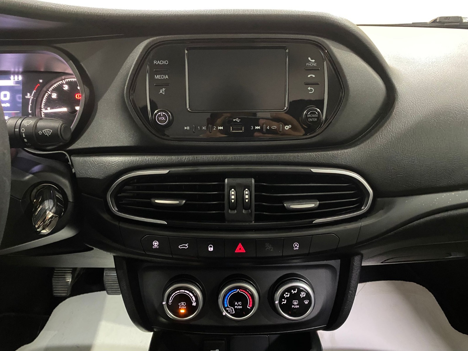 2023 Dizel Manuel Fiat Egea Beyaz Gürel Tasarım Aksesuar Otomotiv San. Tic. Ltd. Şti.