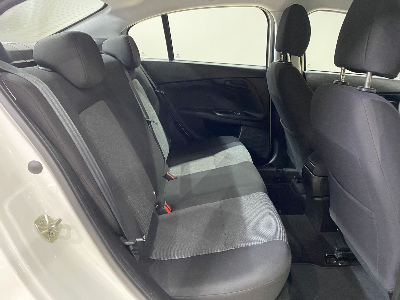 2023 Dizel Manuel Fiat Egea Beyaz Gürel Tasarım Aksesuar Otomotiv San. Tic. Ltd. Şti.