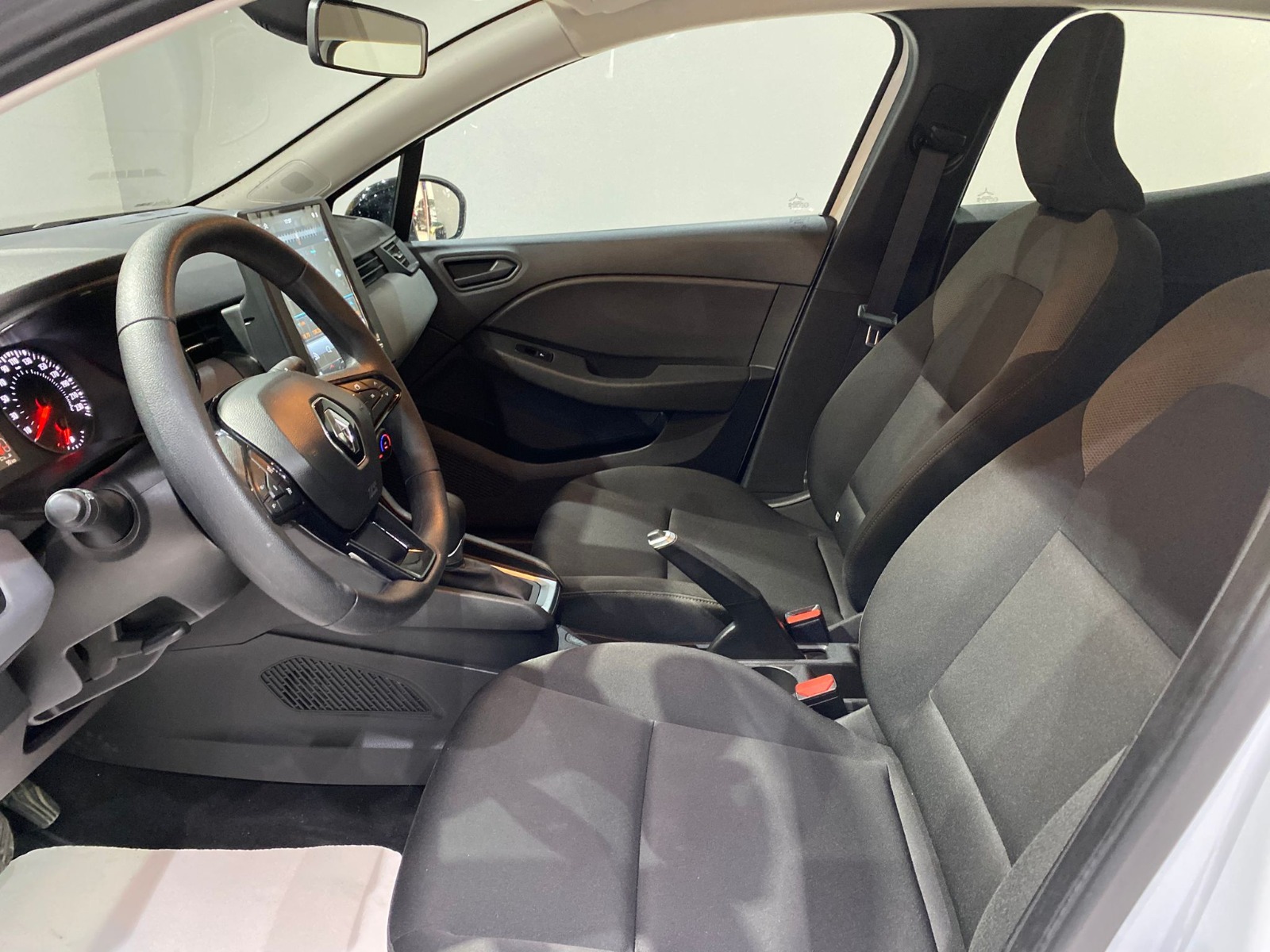 2023 Benzin Otomatik Renault Clio Beyaz Gürel Tasarım Aksesuar Otomotiv San. Tic. Ltd. Şti.