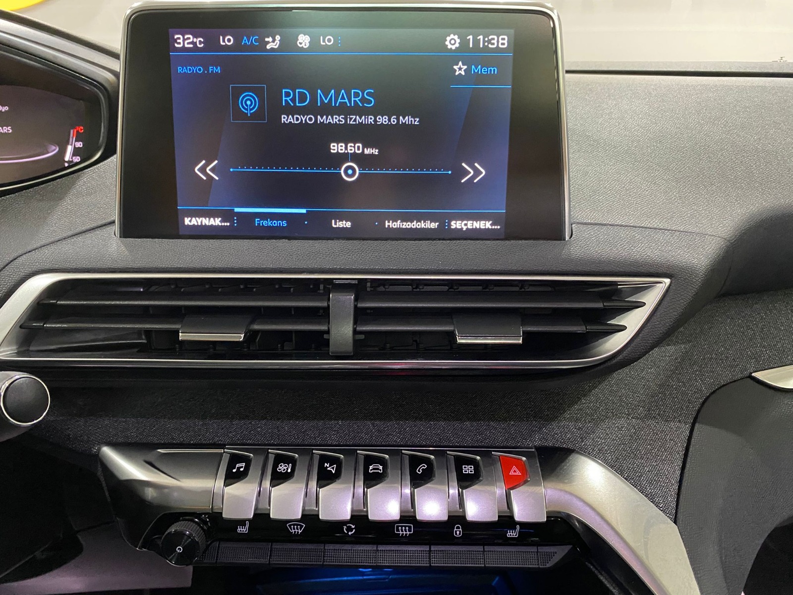 2020 Benzin Otomatik Peugeot 3008 Gri Gürel Tasarım Aksesuar Otomotiv San. Tic. Ltd. Şti.