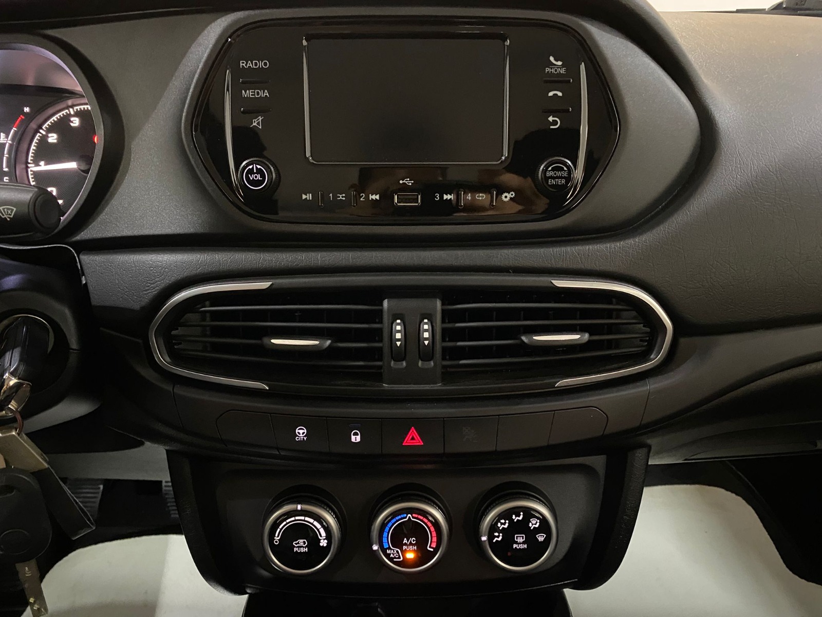 2024 Benzin Manuel Fiat Egea Beyaz Gürel Tasarım Aksesuar Otomotiv San. Tic. Ltd. Şti.