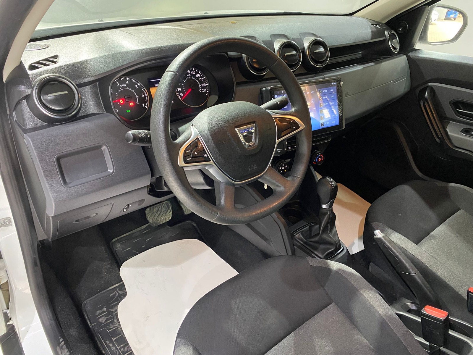 2022 Benzin Otomatik Dacia Duster Beyaz Gürel Tasarım Aksesuar Otomotiv San. Tic. Ltd. Şti.