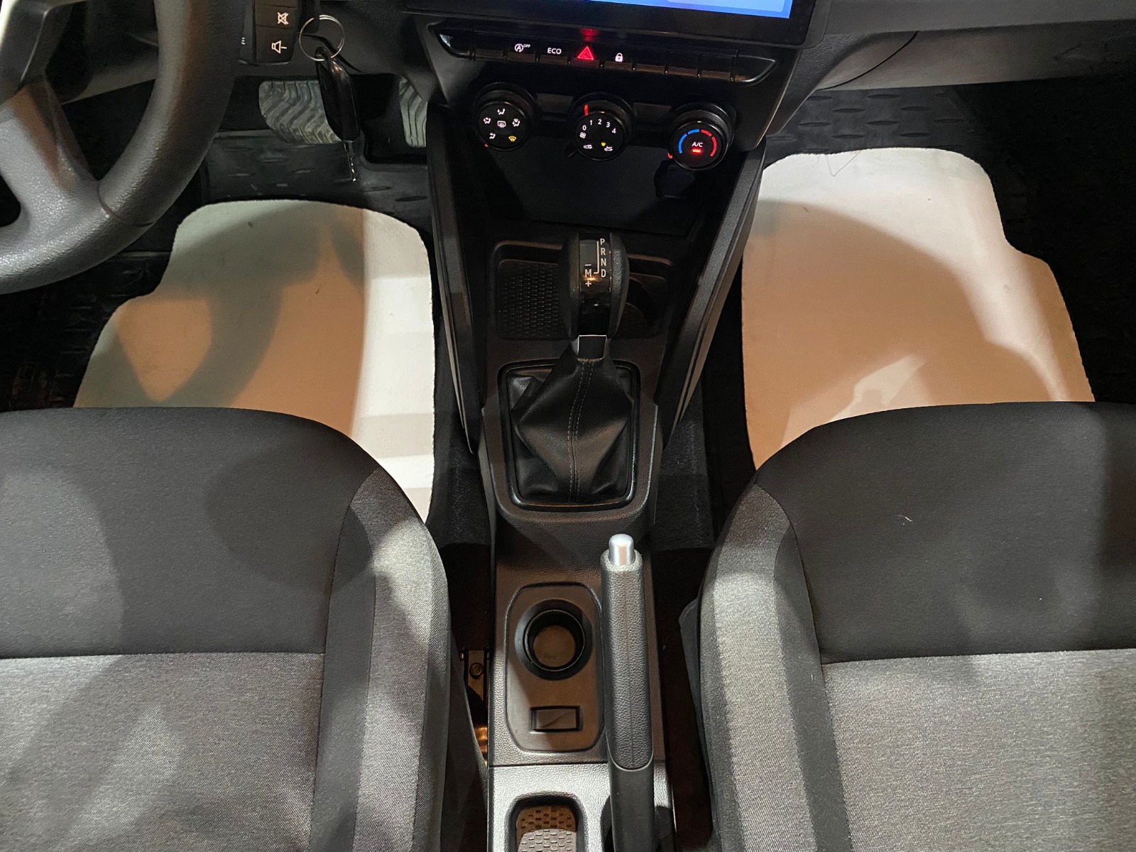 2022 Benzin Otomatik Dacia Duster Beyaz Gürel Tasarım Aksesuar Otomotiv San. Tic. Ltd. Şti.