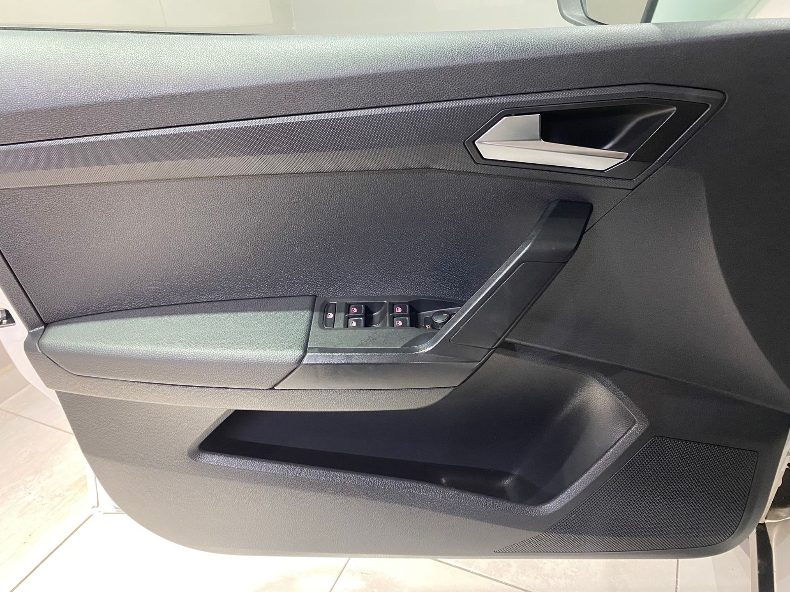 2024 Benzin Otomatik Seat Arona Beyaz Gürel Tasarım Aksesuar Otomotiv San. Tic. Ltd. Şti.