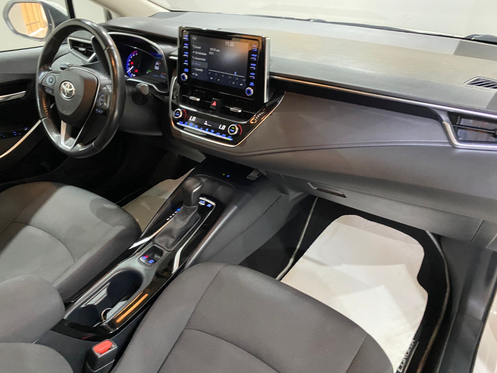 2022 Hybrid Otomatik Toyota Corolla Beyaz Gürel Tasarım Aksesuar Otomotiv San. Tic. Ltd. Şti.
