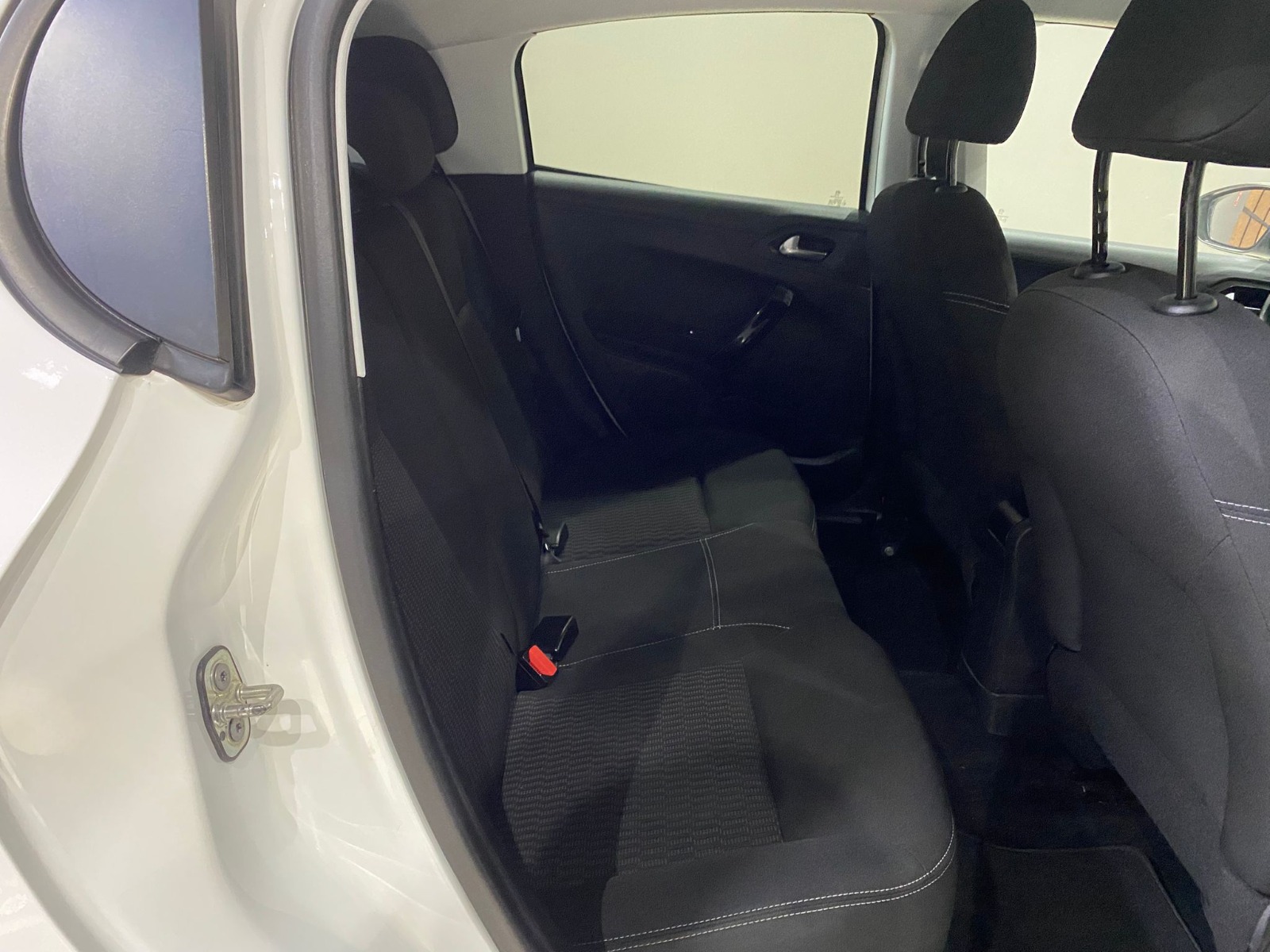 2017 Benzin Otomatik Peugeot 208 Beyaz Gürel Tasarım Aksesuar Otomotiv San. Tic. Ltd. Şti.