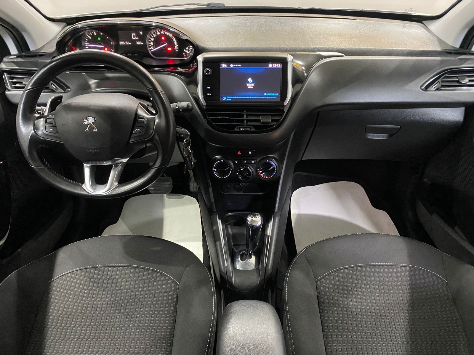 2017 Benzin Otomatik Peugeot 208 Beyaz Gürel Tasarım Aksesuar Otomotiv San. Tic. Ltd. Şti.