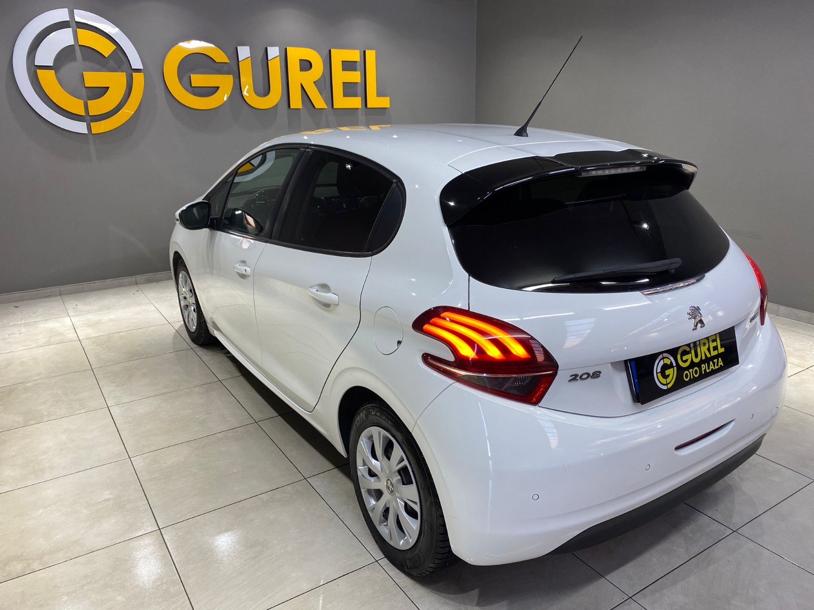2017 Benzin Otomatik Peugeot 208 Beyaz Gürel Tasarım Aksesuar Otomotiv San. Tic. Ltd. Şti.