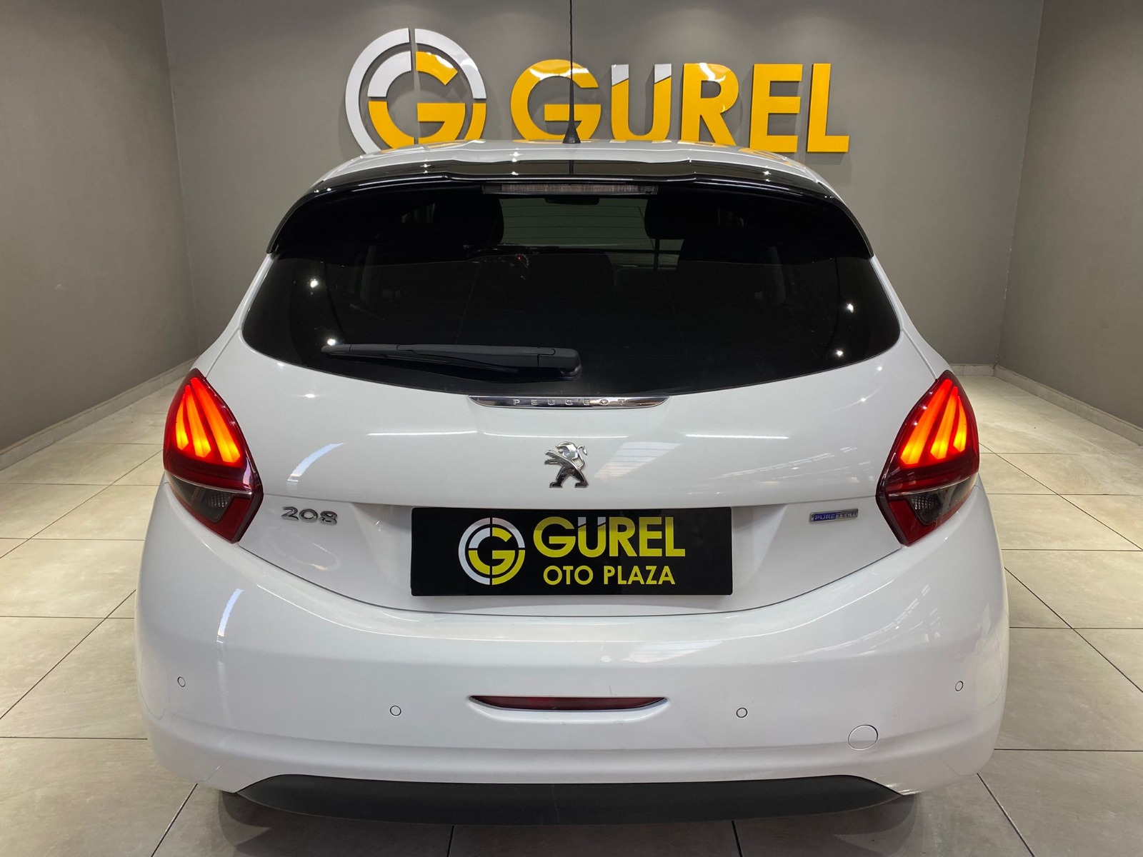 2017 Benzin Otomatik Peugeot 208 Beyaz Gürel Tasarım Aksesuar Otomotiv San. Tic. Ltd. Şti.